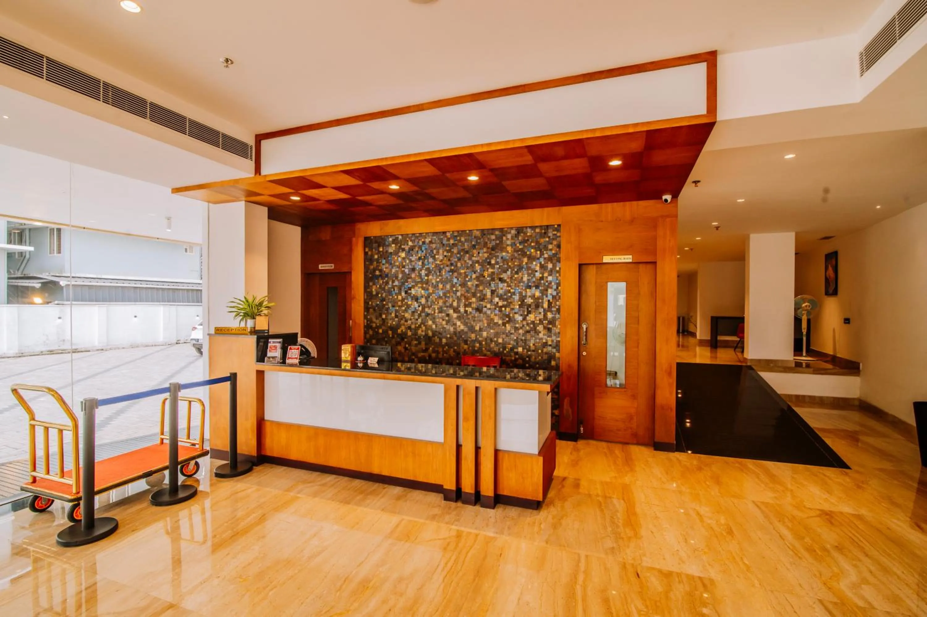 Lobby or reception in Hotel Seven Lights