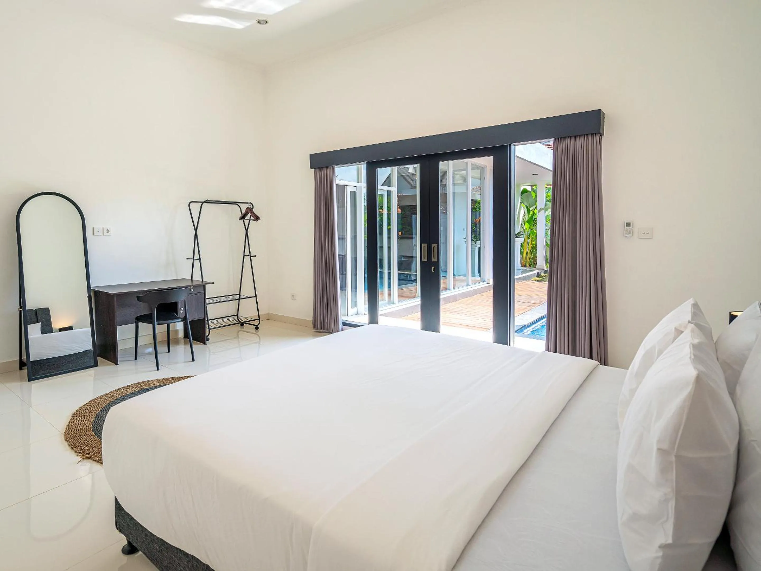 Bedroom, Bed in Villa Katrin - Canggu