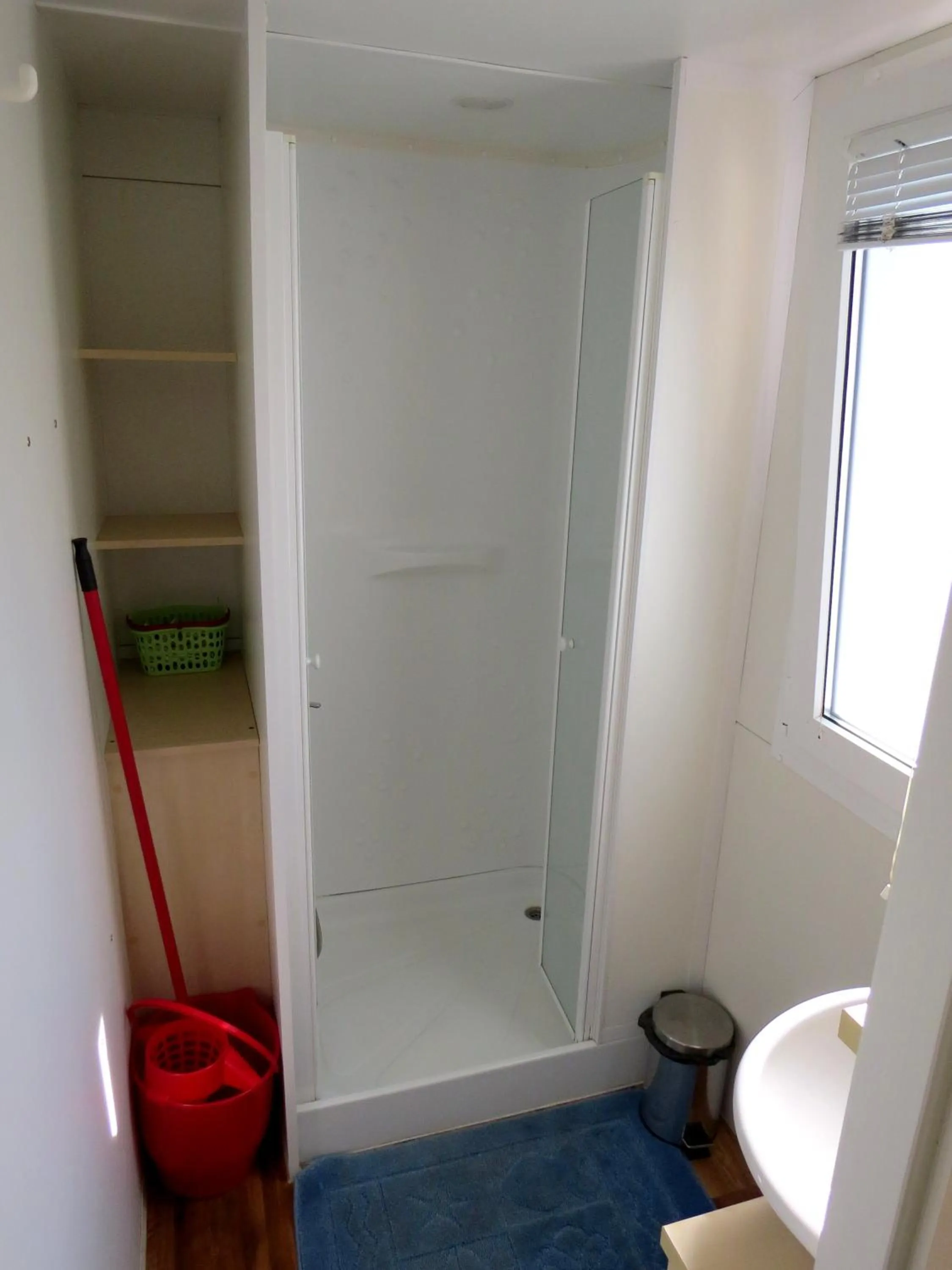 Bathroom in Camping Media Mobile Homes in Brioni Sunny Camping