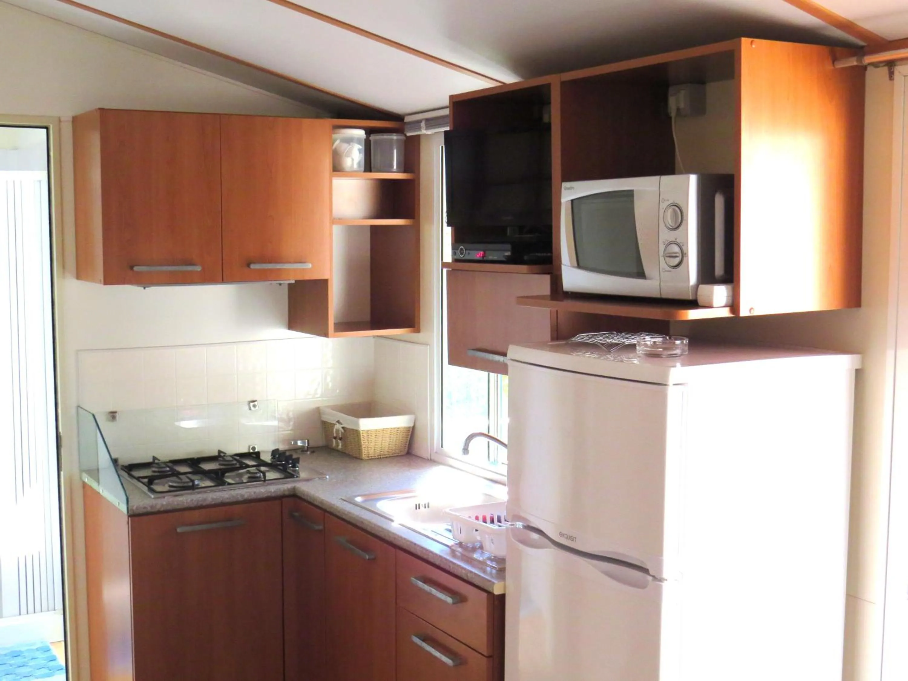 Kitchen or kitchenette in Camping Media Mobile Homes in Brioni Sunny Camping