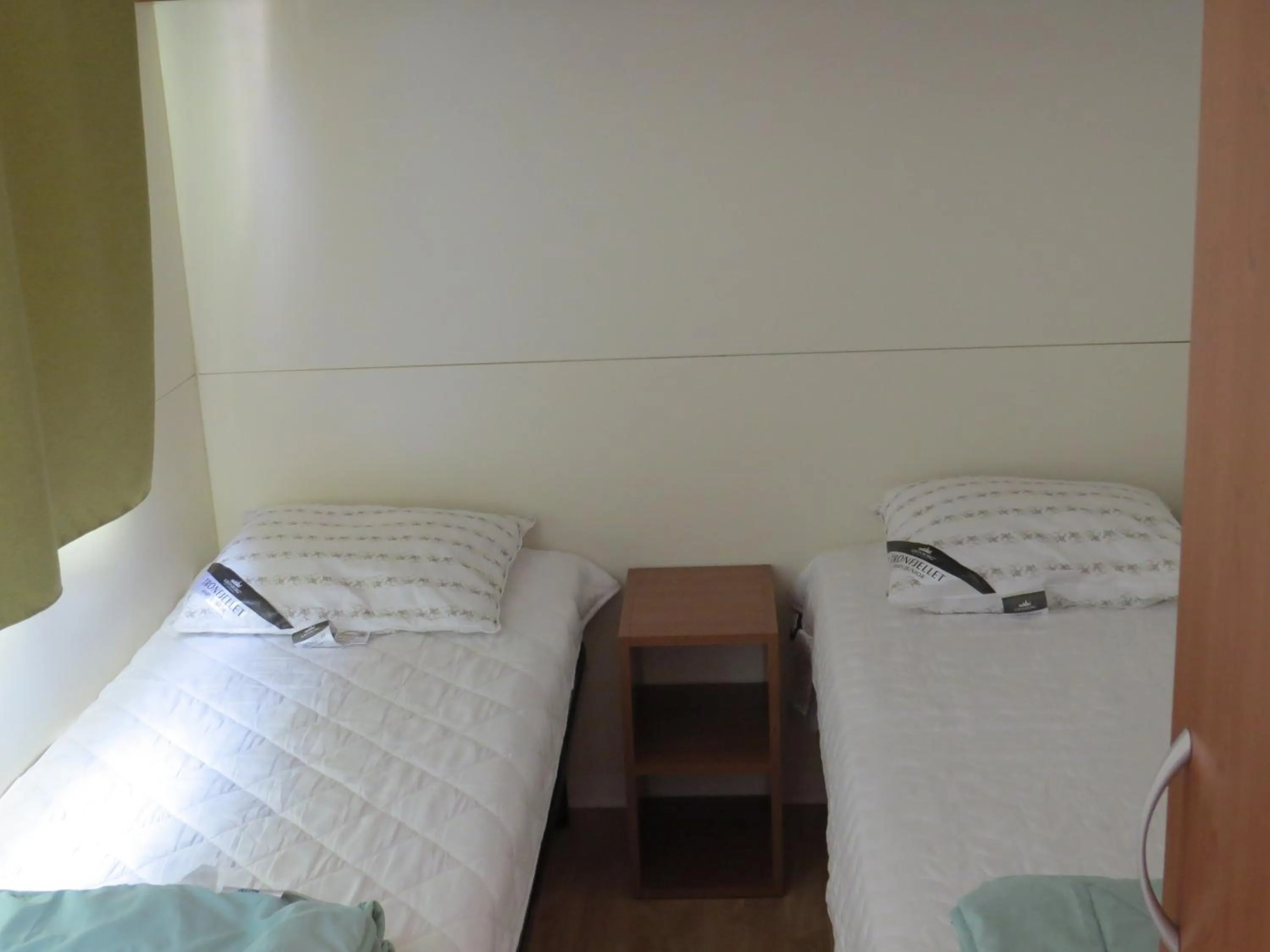 Bedroom in Camping Media Mobile Homes in Brioni Sunny Camping