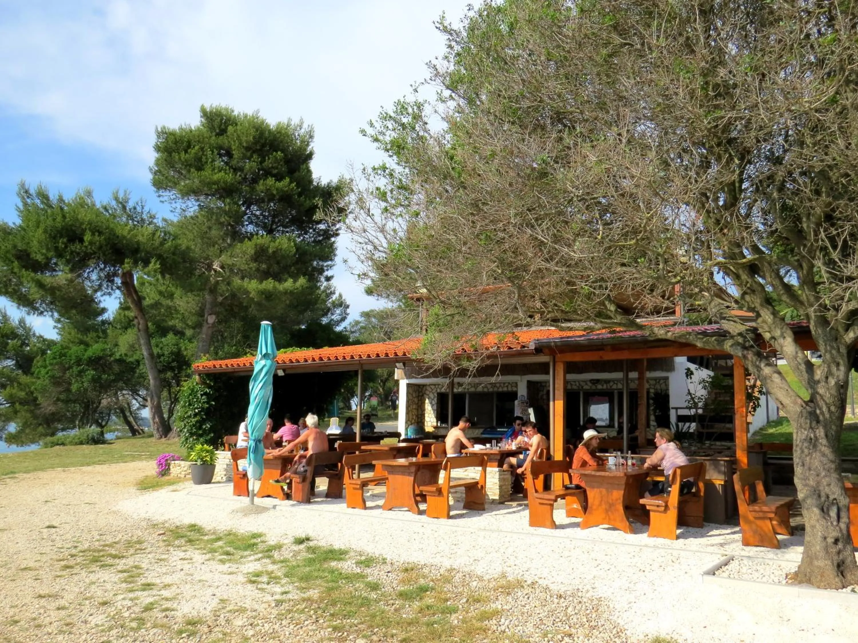 Restaurant/places to eat in Camping Media Mobile Homes in Brioni Sunny Camping