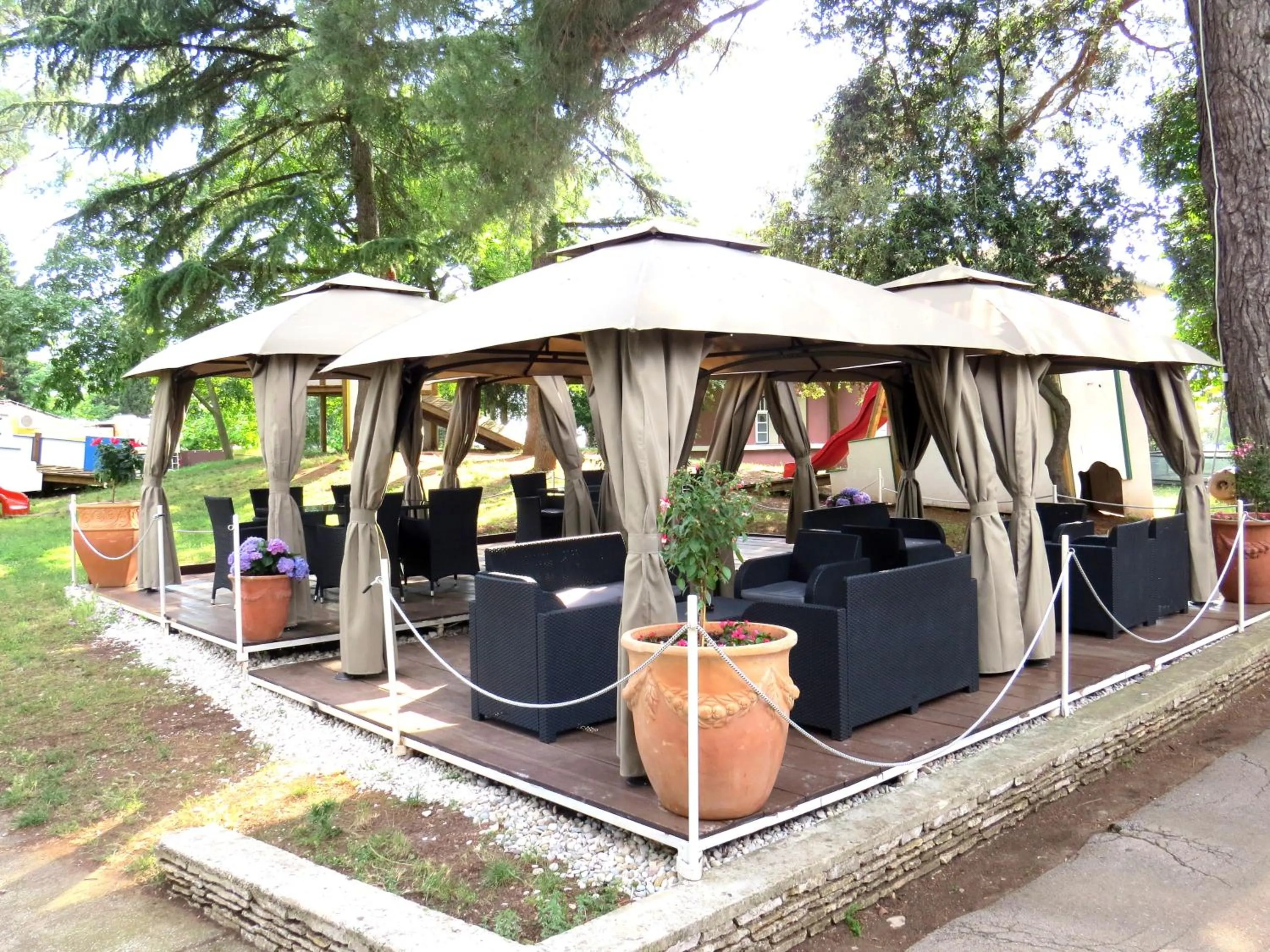 Restaurant/places to eat in Camping Media Mobile Homes in Brioni Sunny Camping