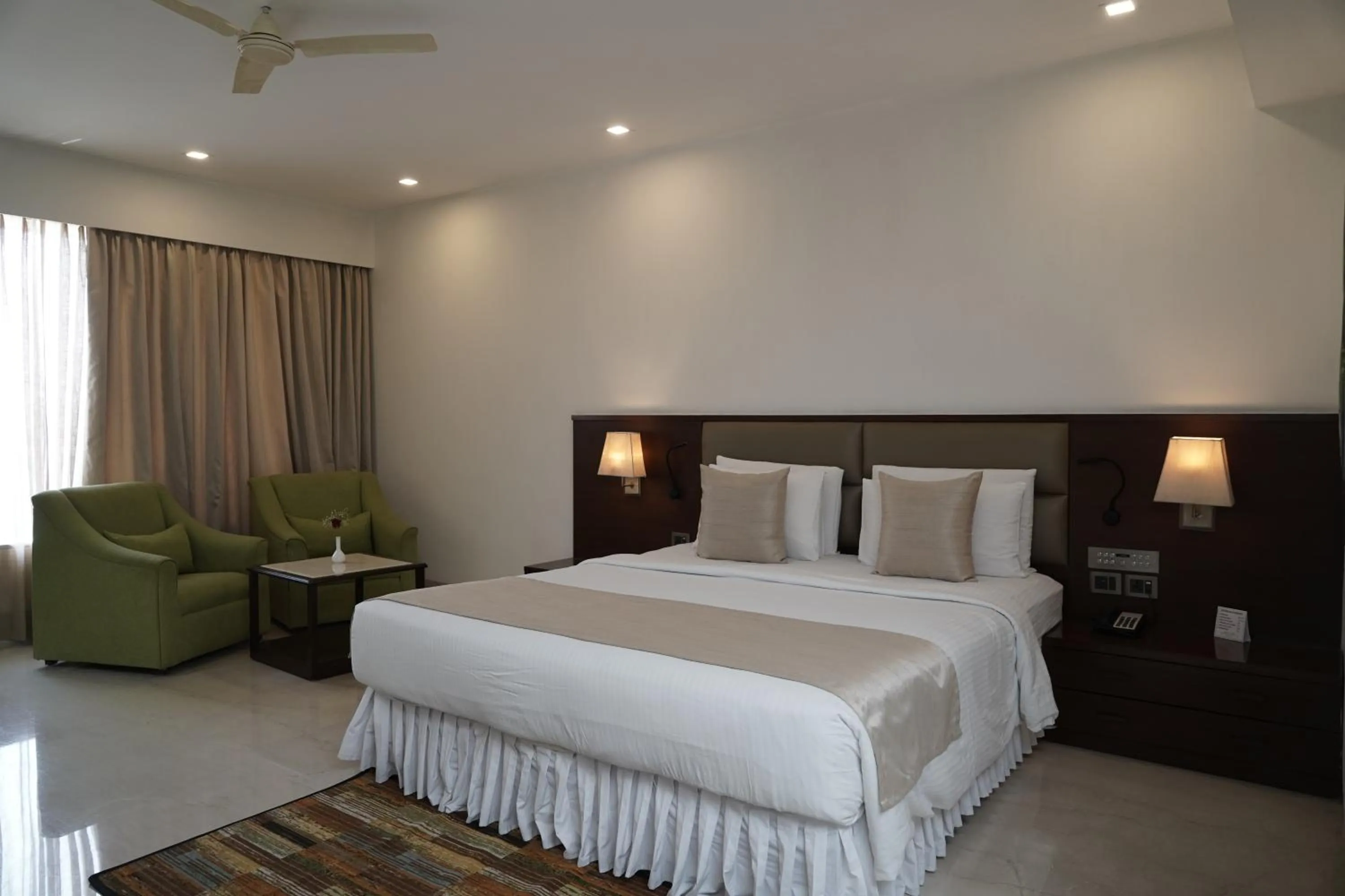 Photo of the whole room, Bed in The Alcor Hotel