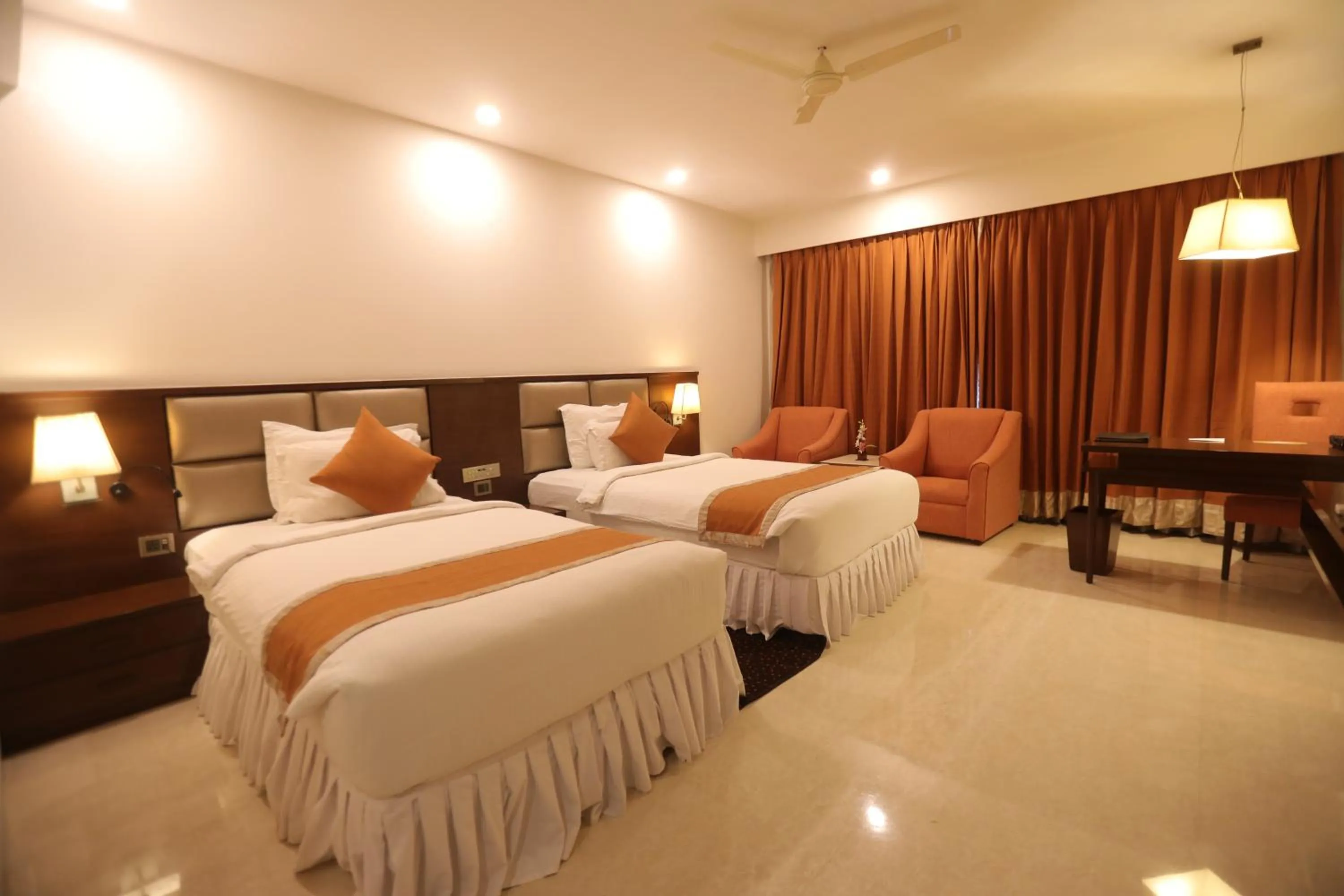 Seating area, Bed in The Alcor Hotel