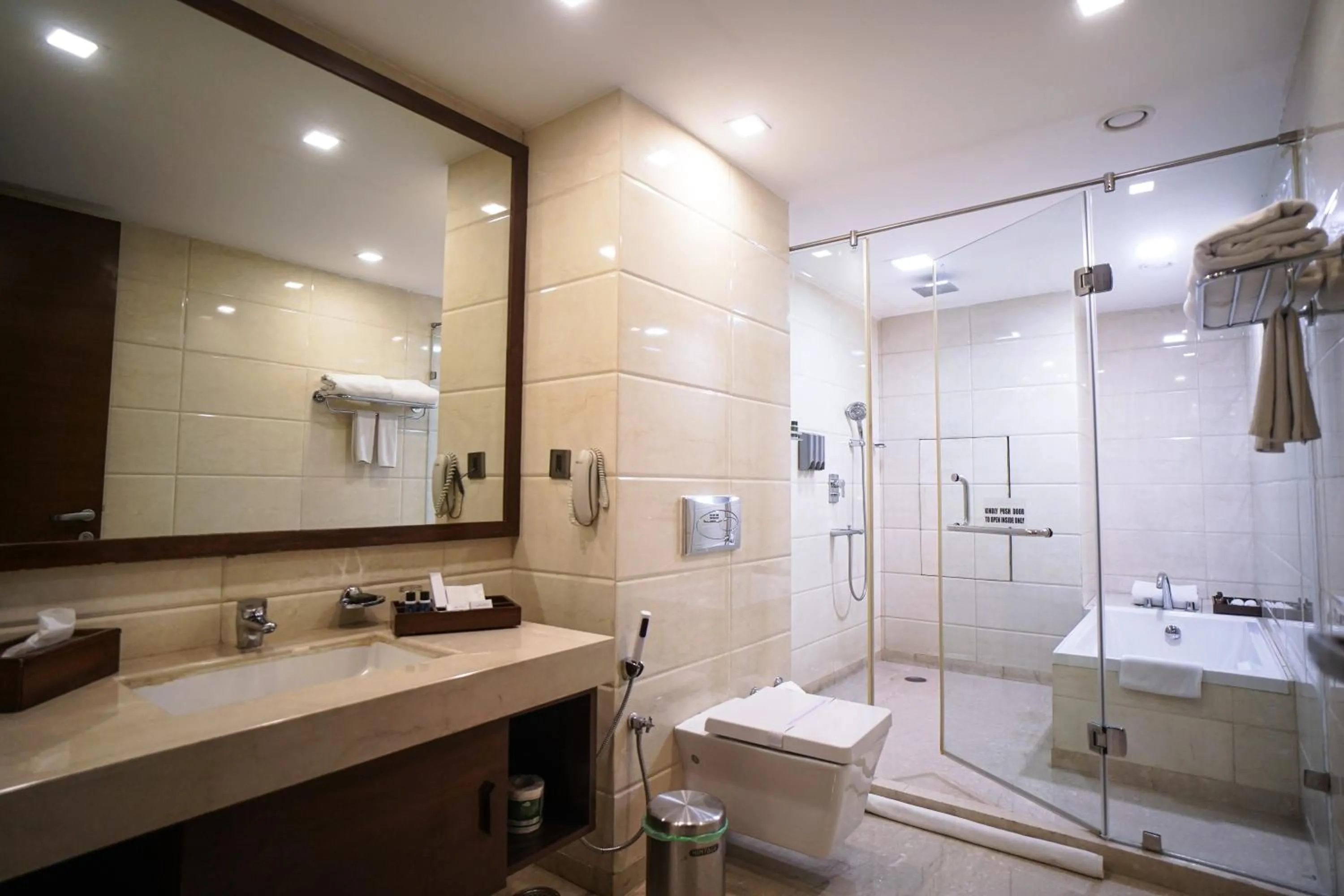 Shower in The Alcor Hotel