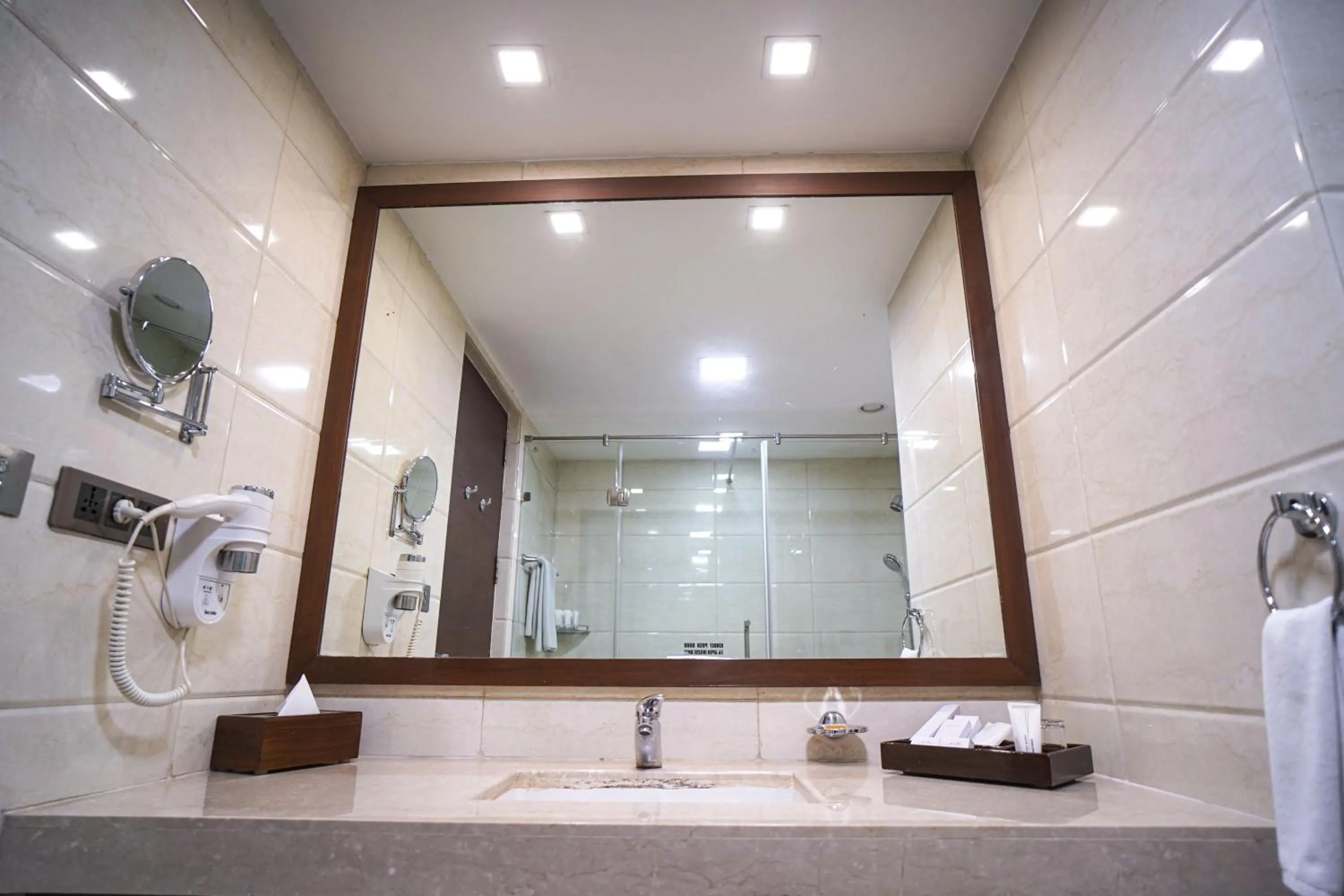 Bathroom in The Alcor Hotel