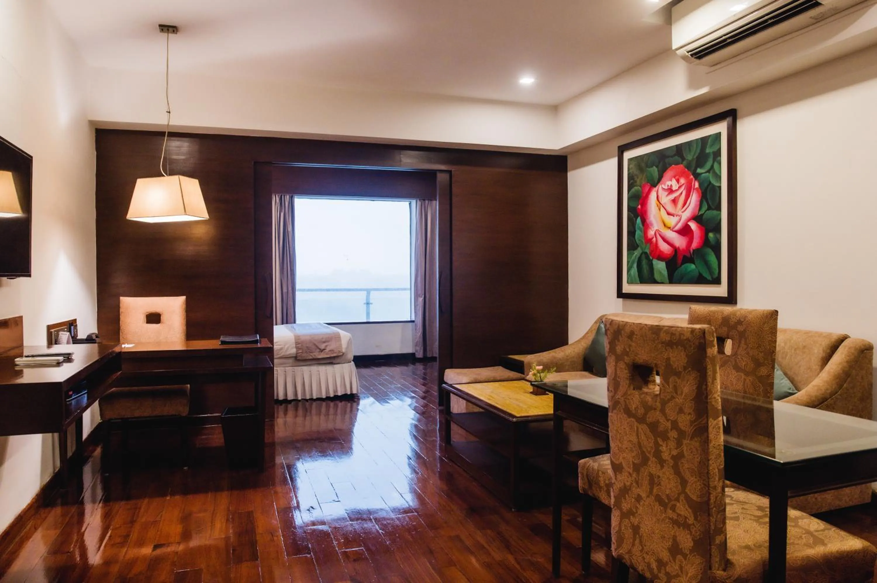 TV and multimedia in The Alcor Hotel