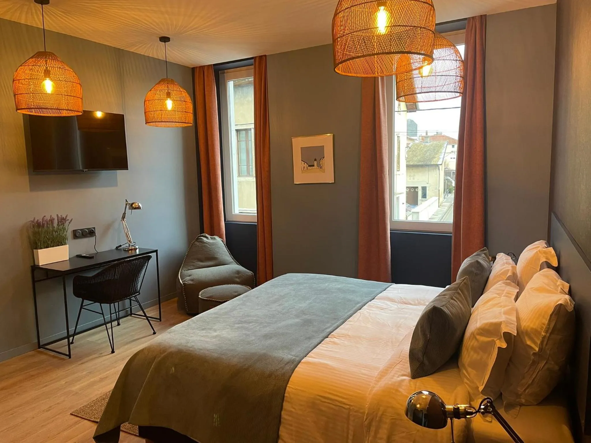 Bedroom, Bed in Nouvel Hôtel & Appartements