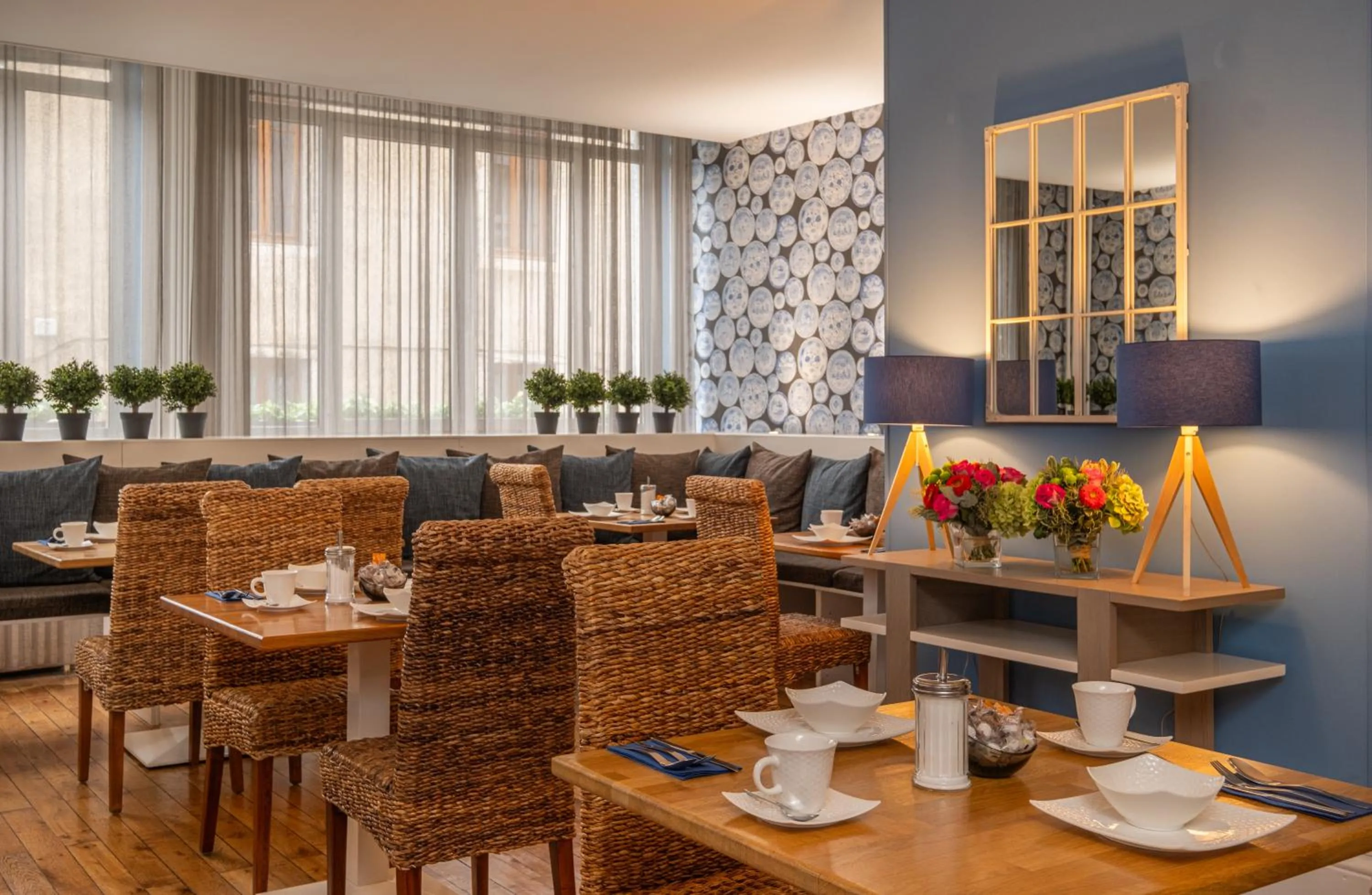 Breakfast in Nouvel Hôtel & Appartements