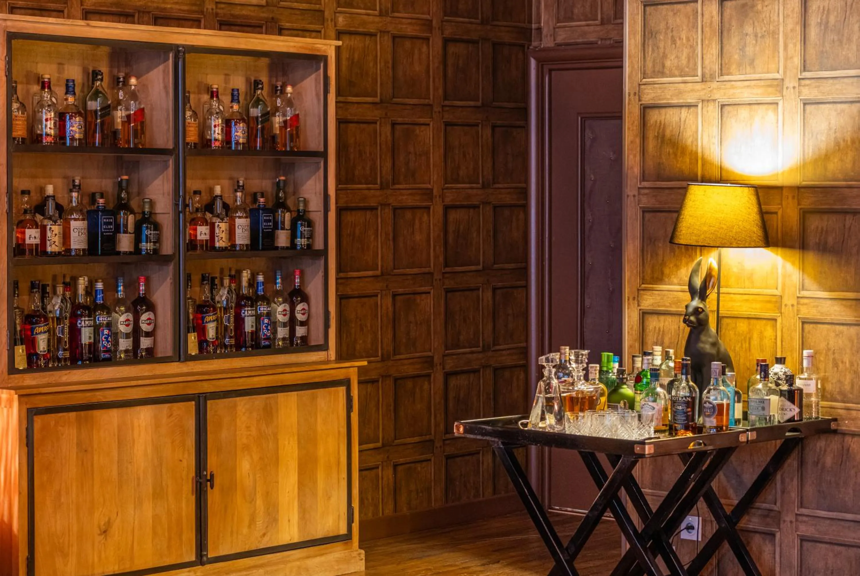 Lounge or bar in Nouvel Hôtel & Appartements