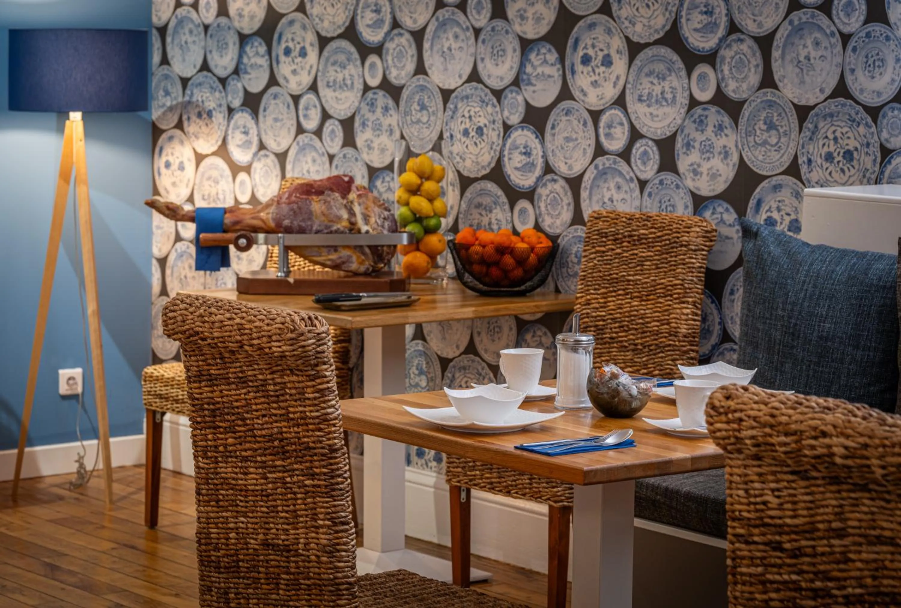 Breakfast in Nouvel Hôtel & Appartements