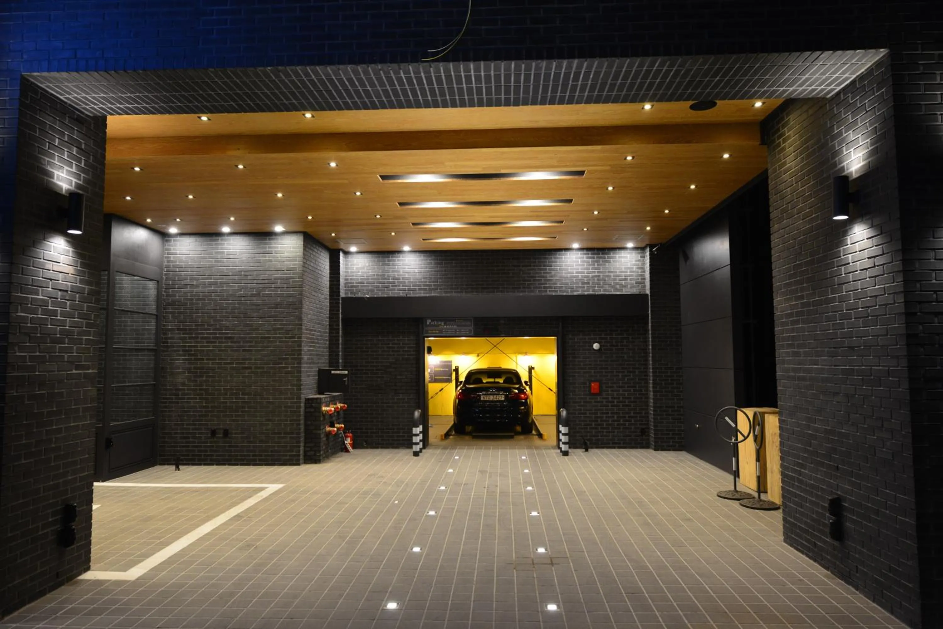 Parking in The Hong C Hotel