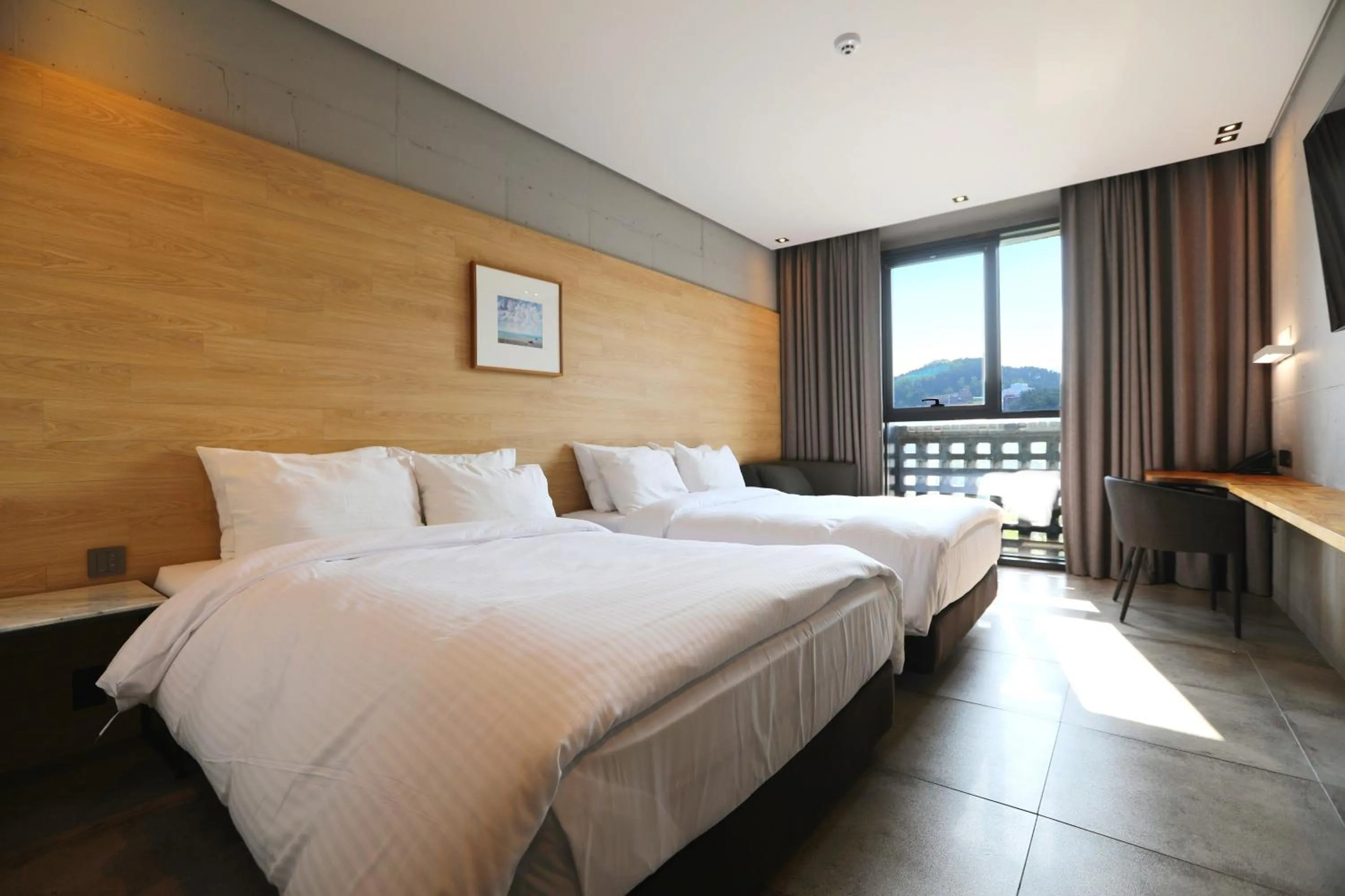 Photo of the whole room, Bed in The Hong C Hotel