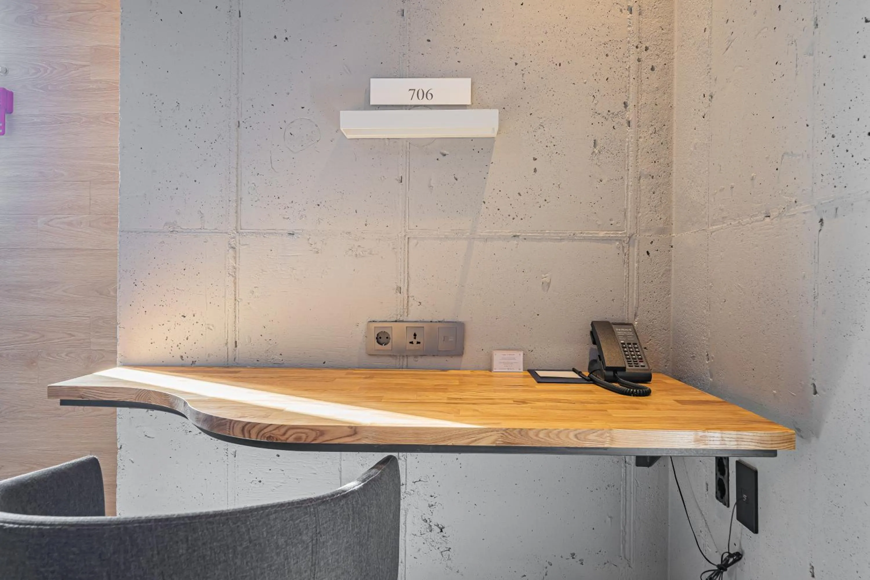 hair dresser in The Hong C Hotel