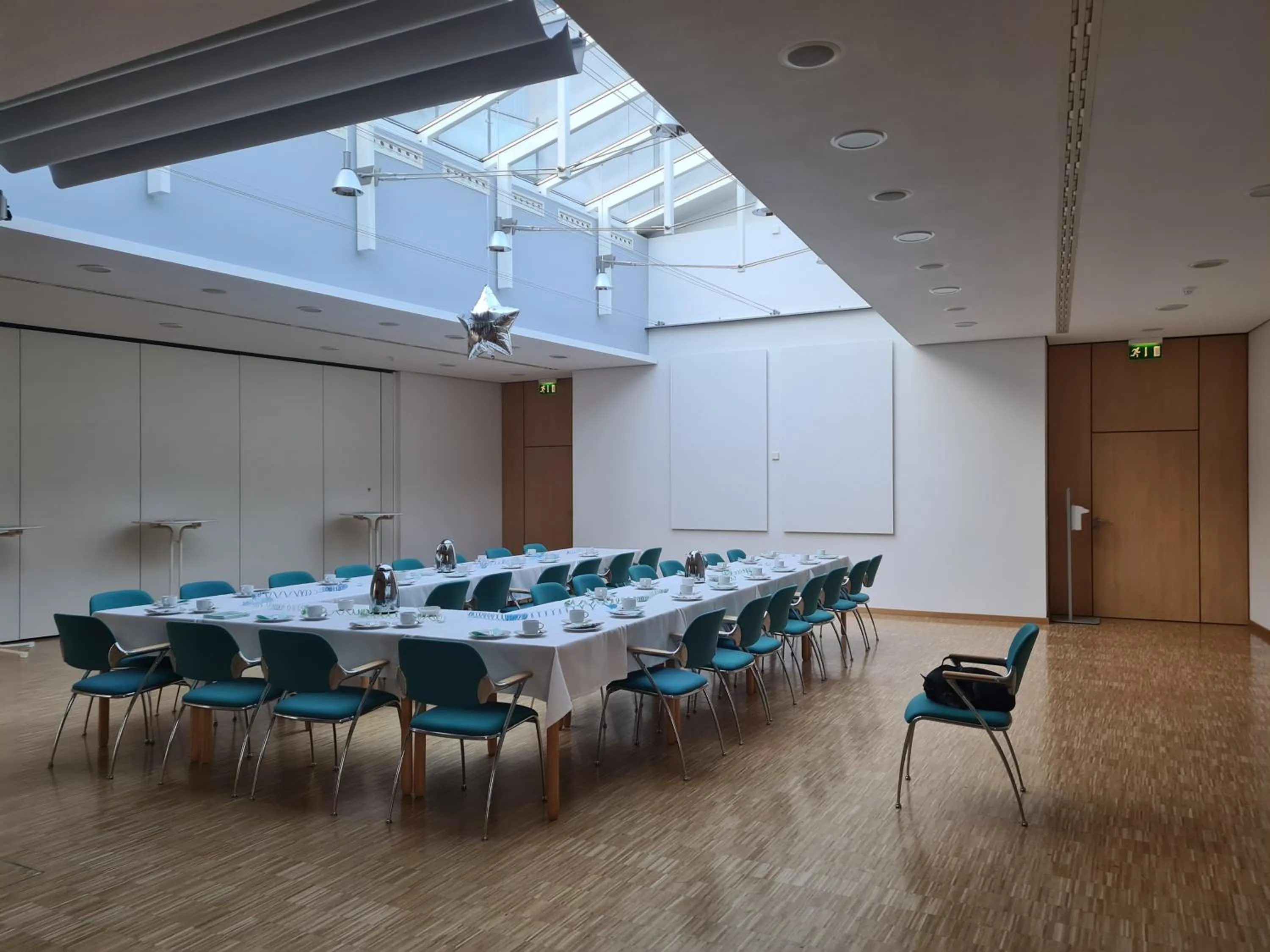 Business facilities in Green Night Hotel