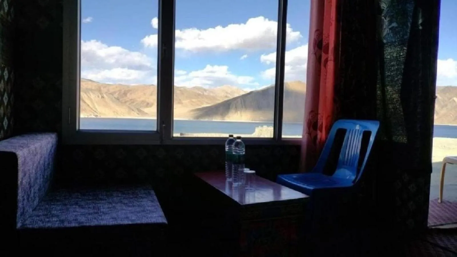 Seating area in Soma Retreat Cottage, Pangong Lake