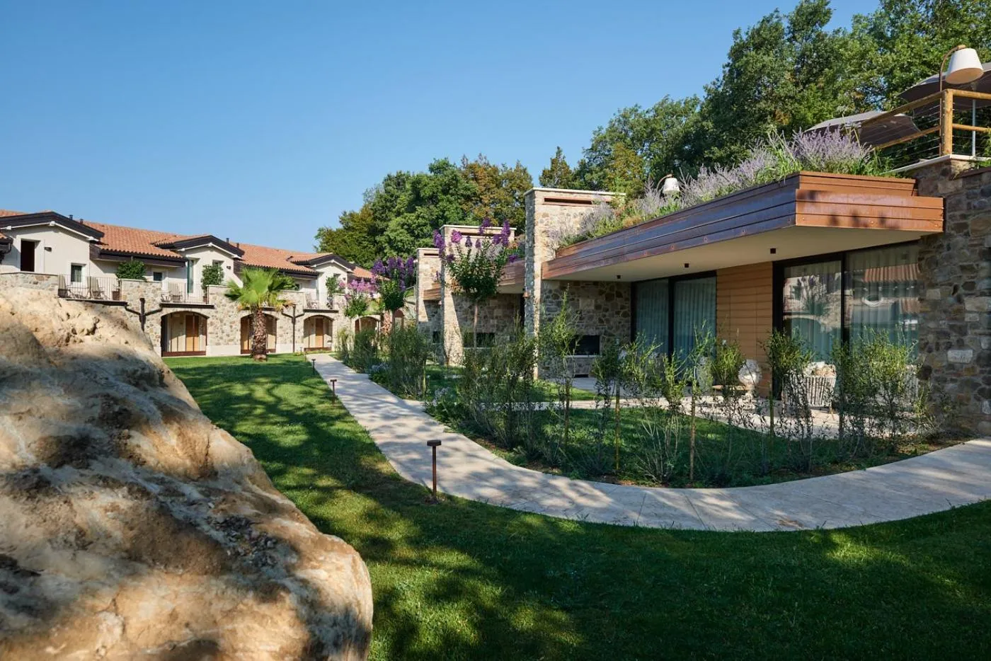 Garden in Relais Rossar Boutique Hotel Garda & Hills