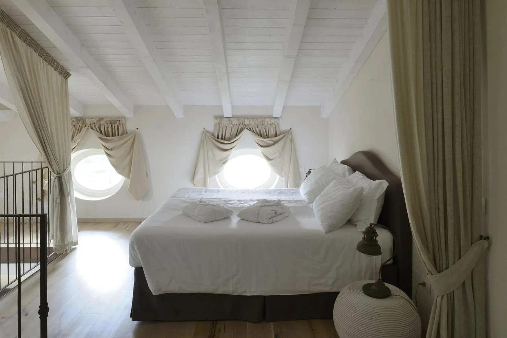 Bed in Relais Rossar Boutique Hotel Garda & Hills