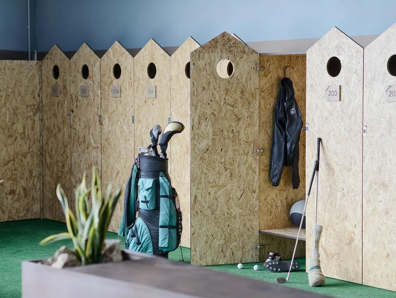 Communal lounge/ TV room in Relais Rossar Boutique Hotel Garda & Hills