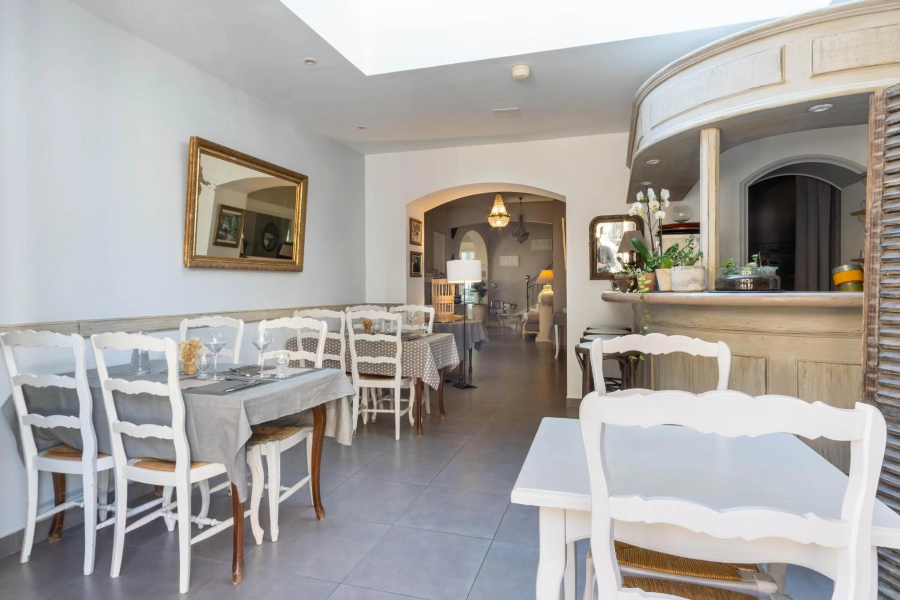 Restaurant/places to eat in Demeures et Châteaux Hôtel L'Hermitage