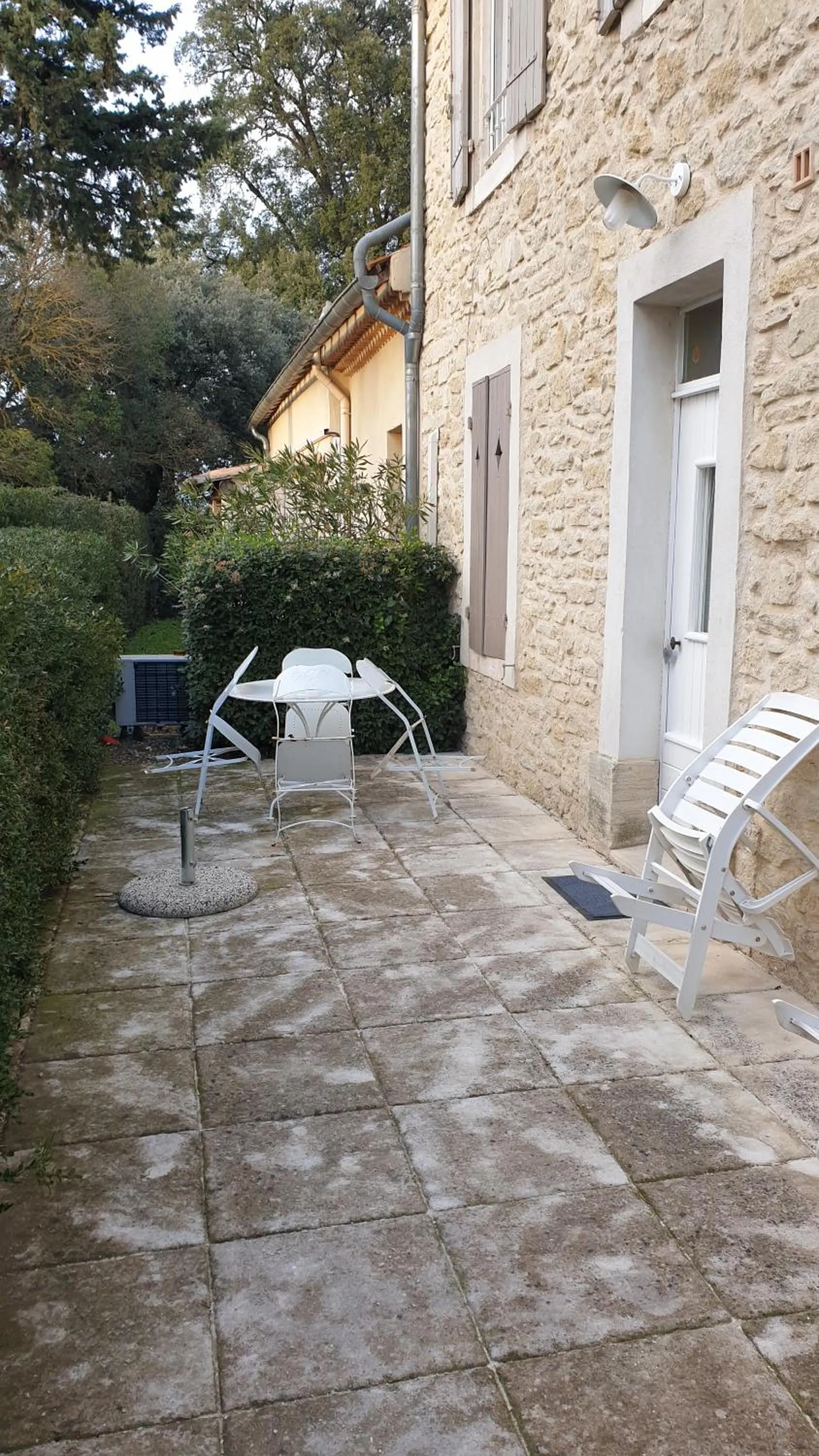 Patio in Demeures et Châteaux Hôtel L'Hermitage