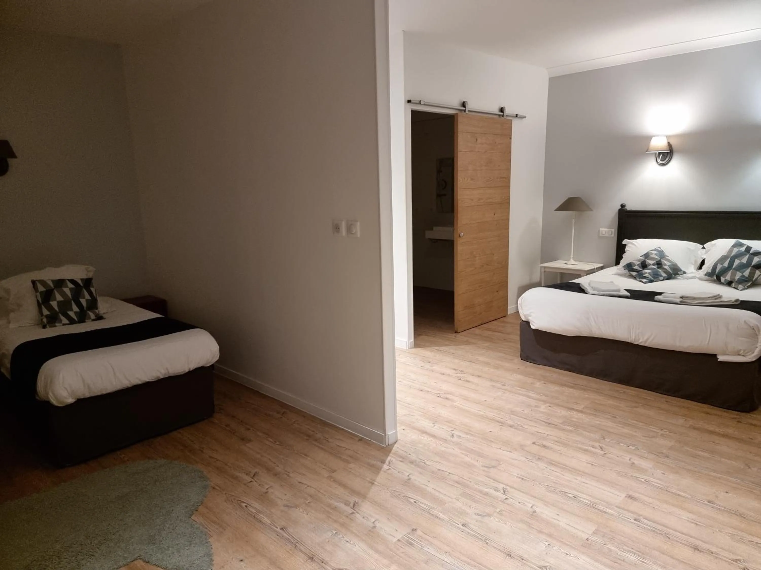 Bed in Demeures et Châteaux Hôtel L'Hermitage