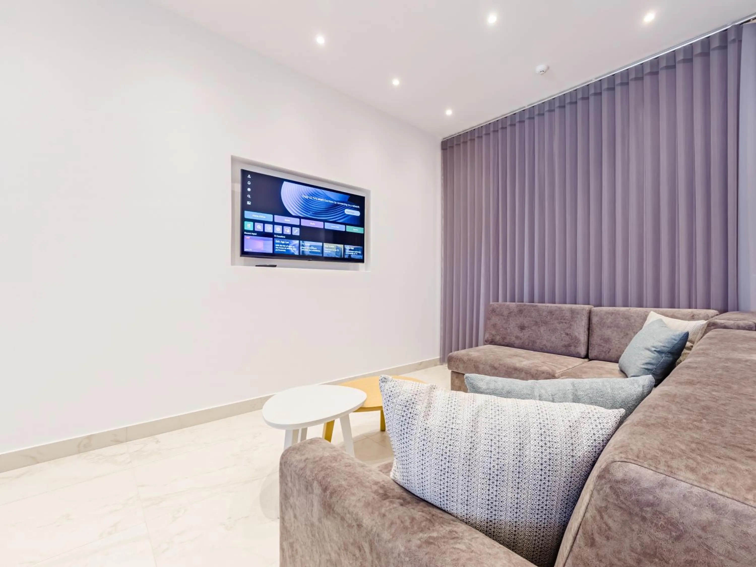 TV and multimedia in Kima Premium Apartments