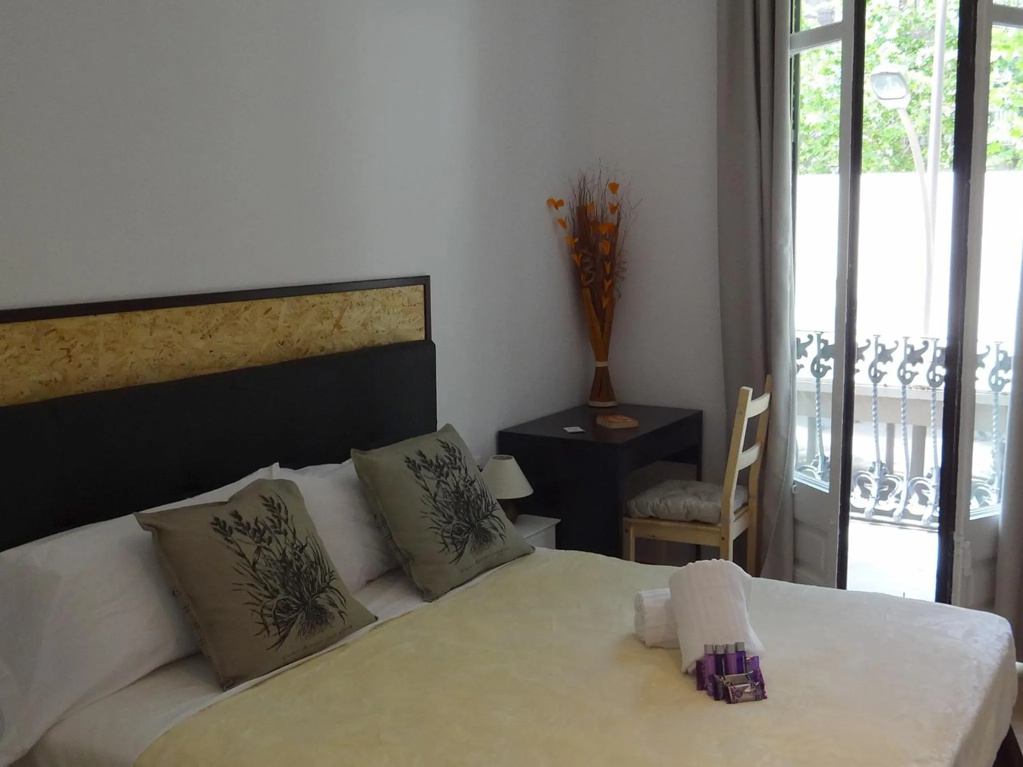 Bed in Hostal Balkonis