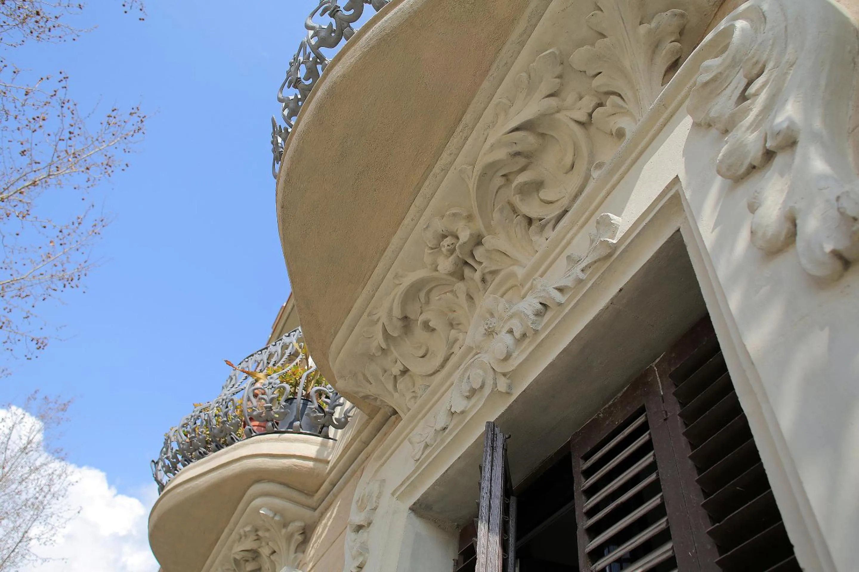 Facade/entrance in Hostal Balkonis
