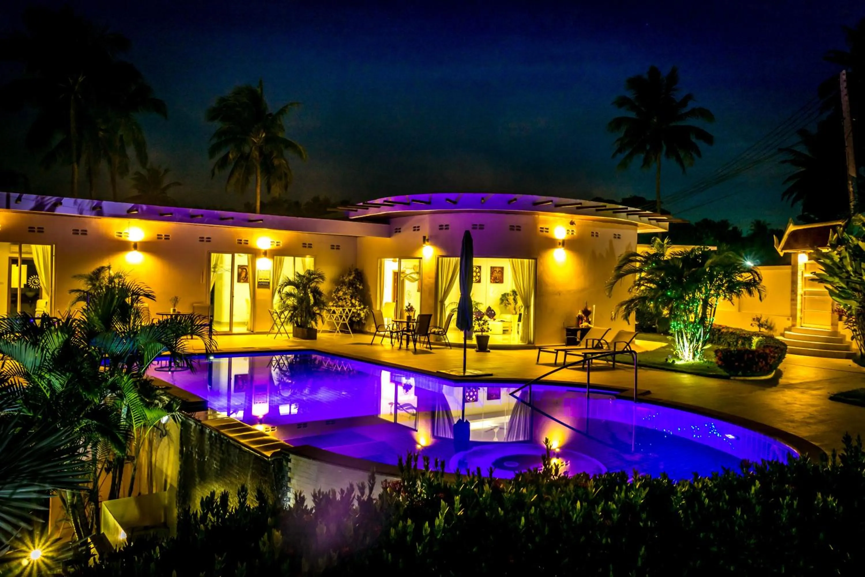 Night in The Inspiration Residence