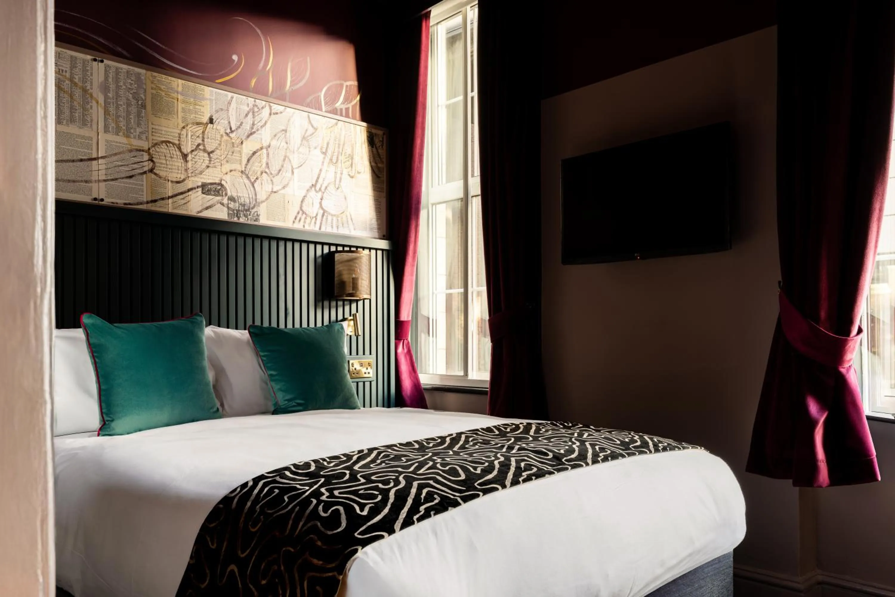 Bed in The Wellington Hotel