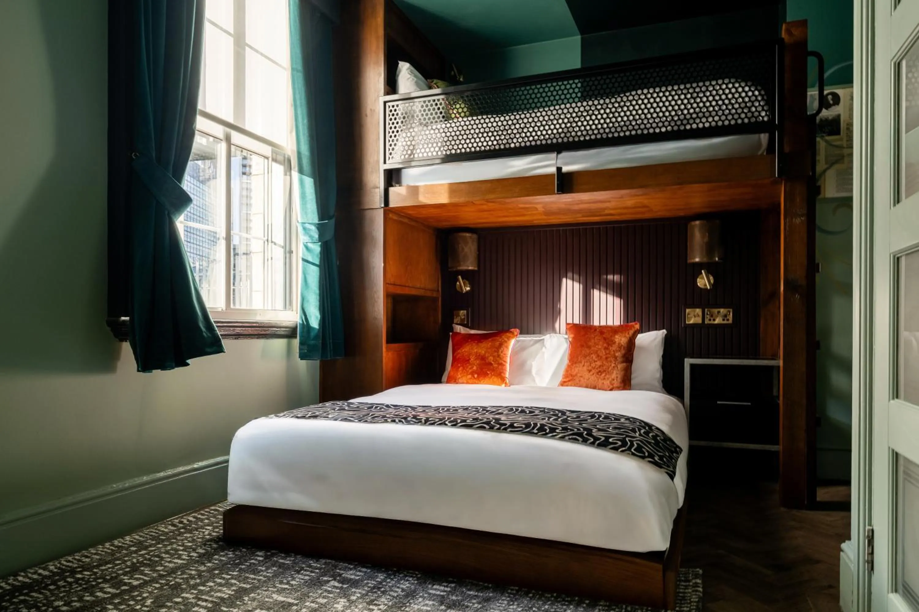 Bed in The Wellington Hotel