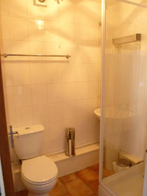 Shower in Belle Vue Hotel