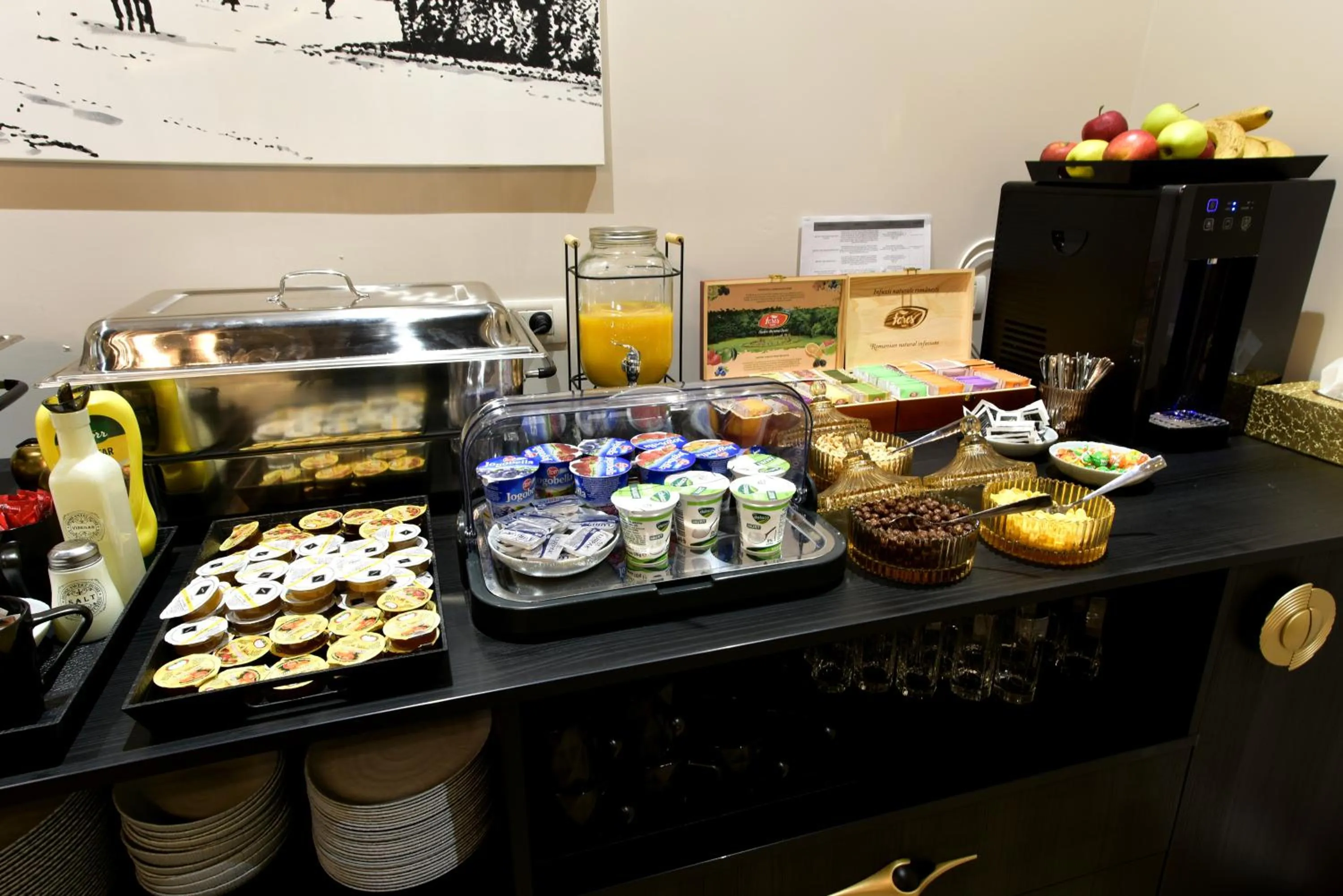 Buffet breakfast in Prinz Gregor