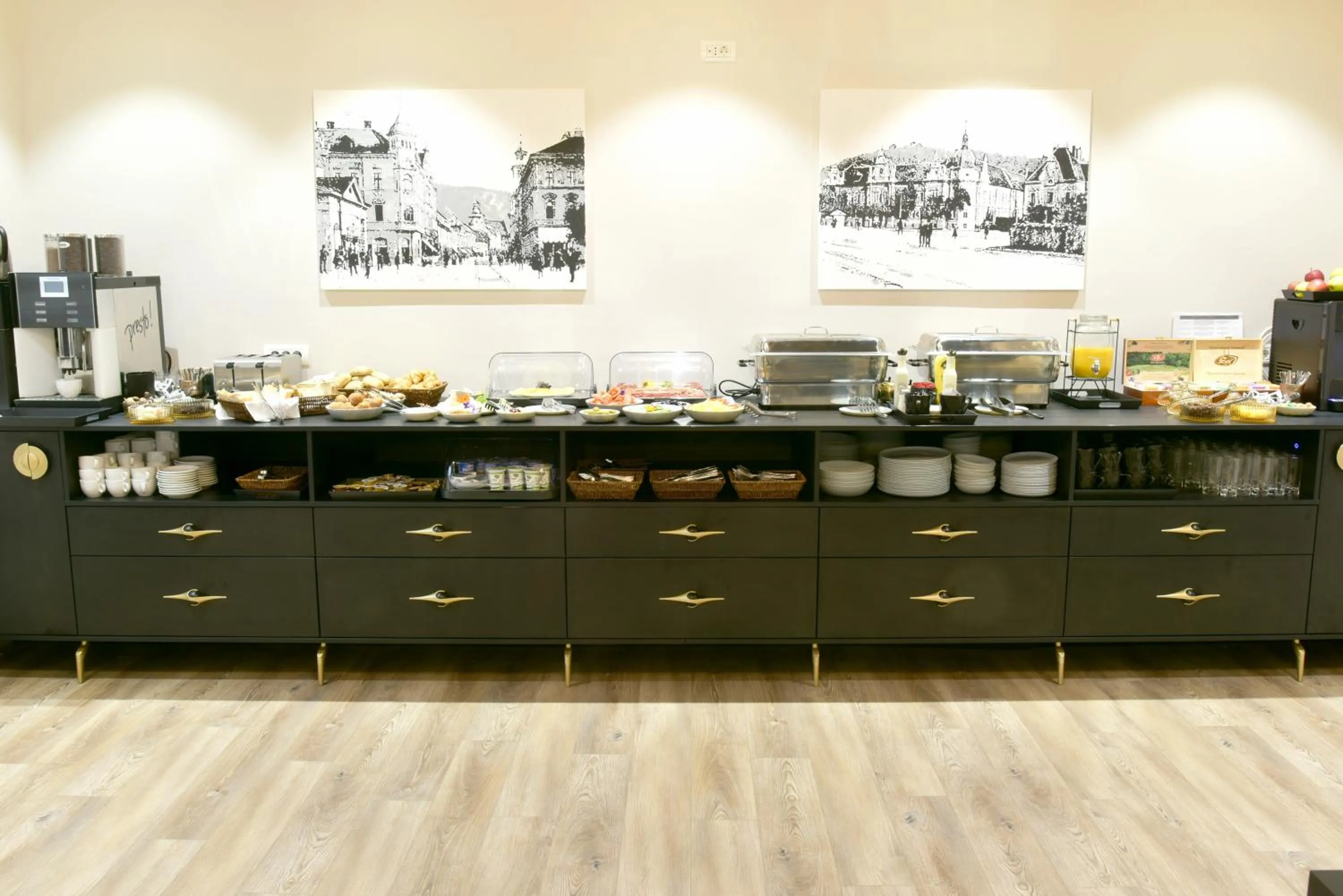 Buffet breakfast in Prinz Gregor