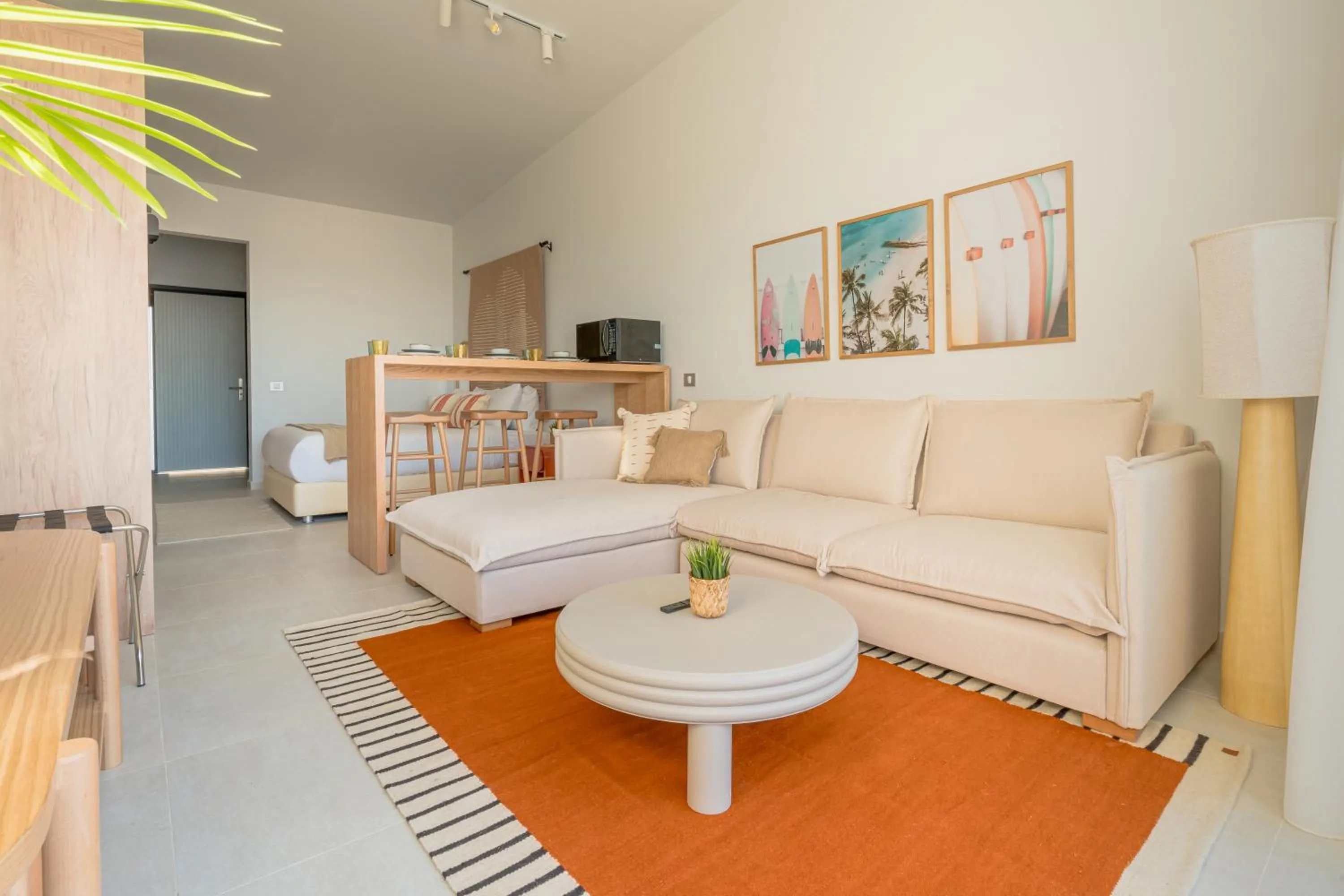 Living room in Lemon Spaces LIGHT- D bay North Coast