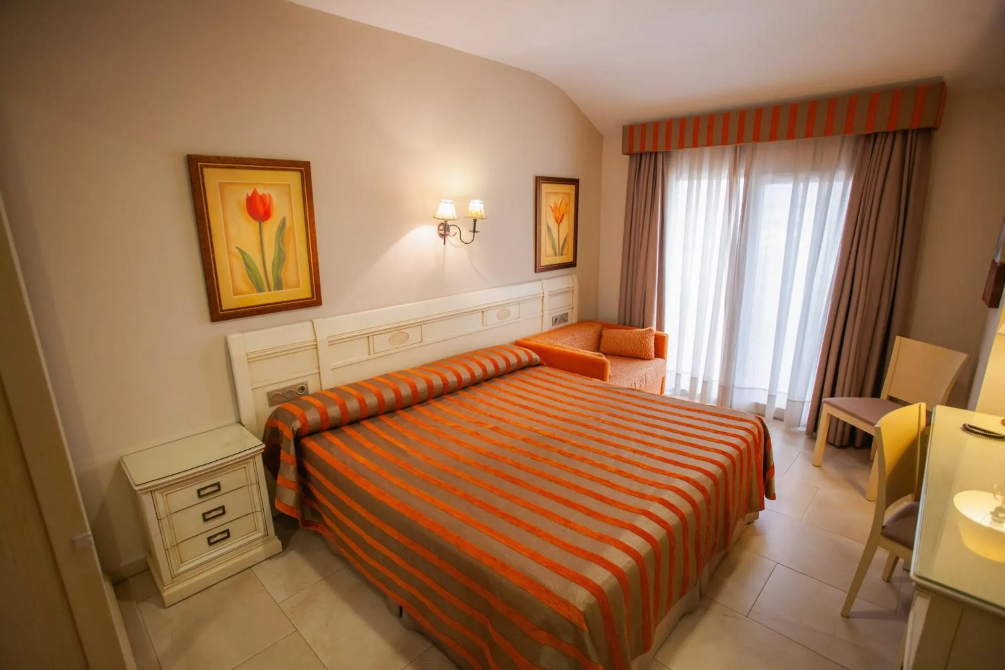 Bed in Hotel Versalles