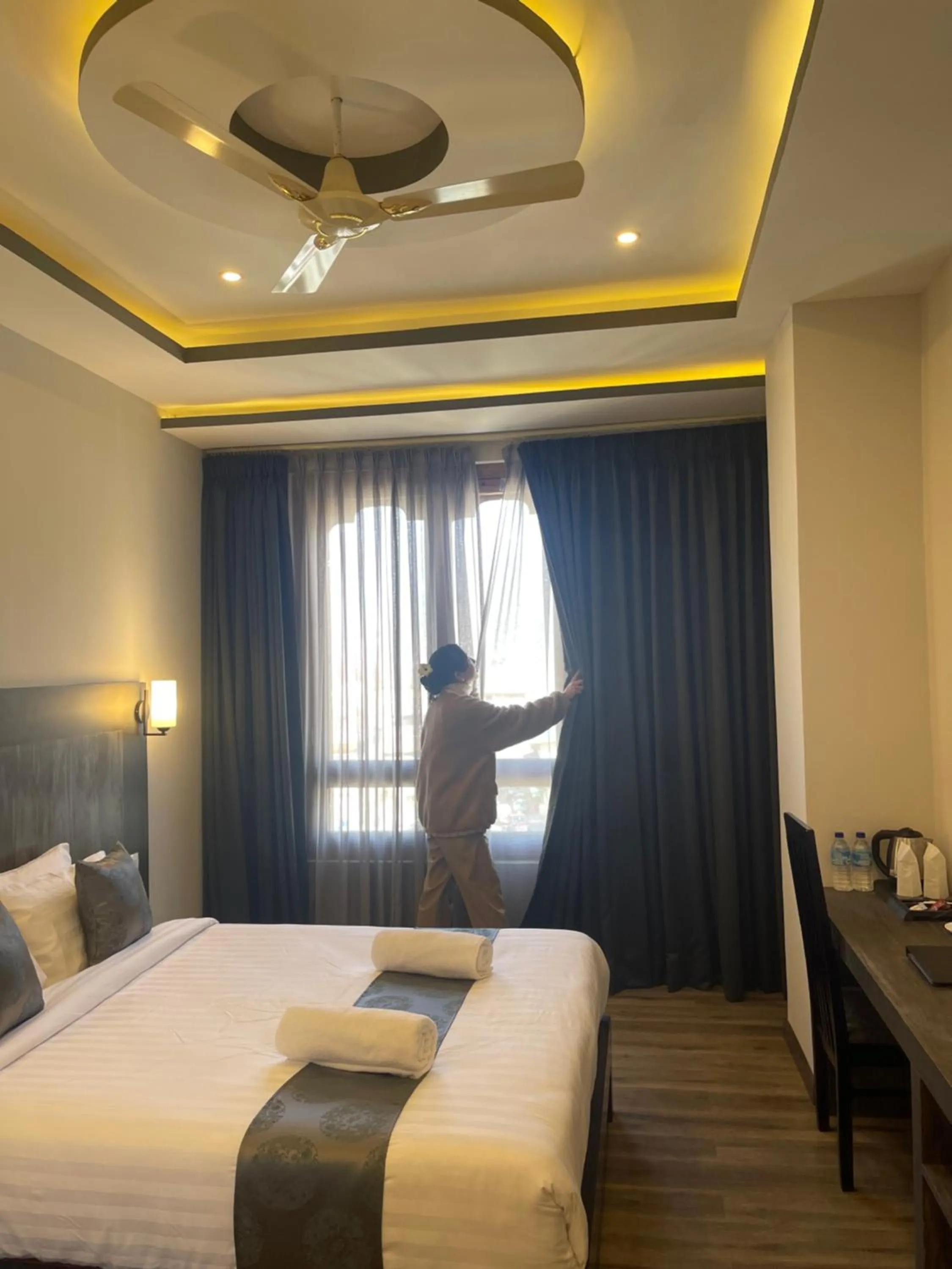 Shower, Bed in Yang Bhutan Hotel