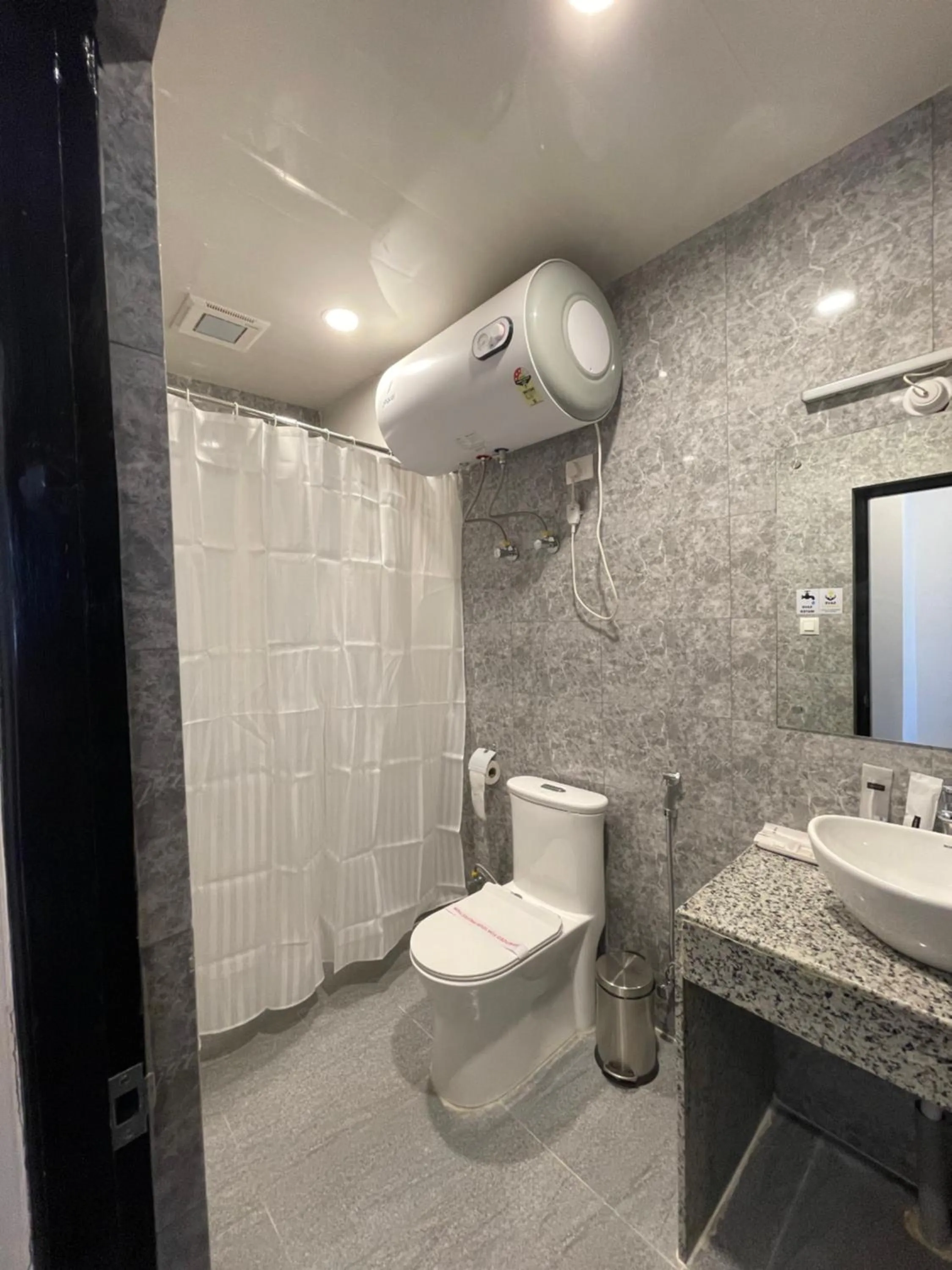 Shower in Yang Bhutan Hotel