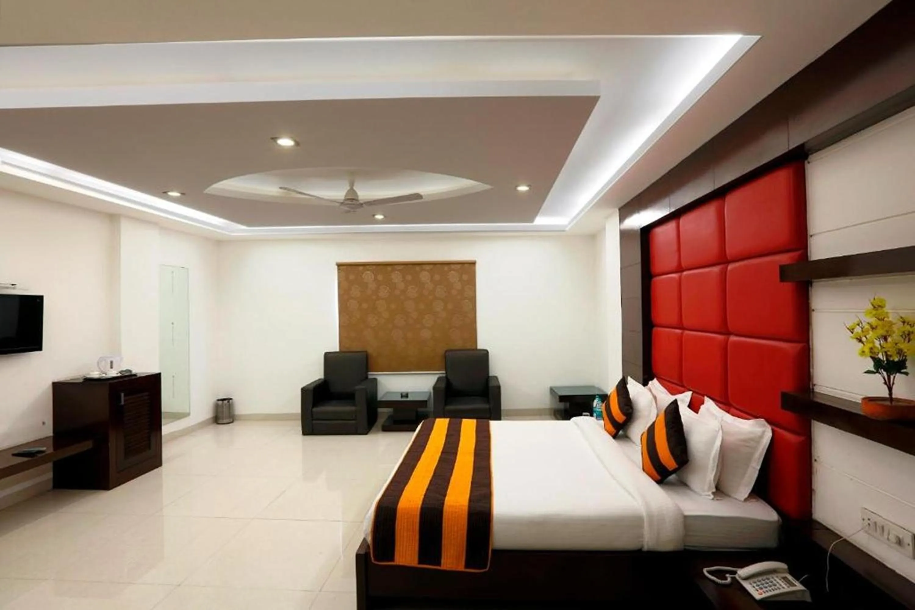 Bedroom, Bed in Arch Anand Lok Inn Mahipalpur, IGI Delhi Airport