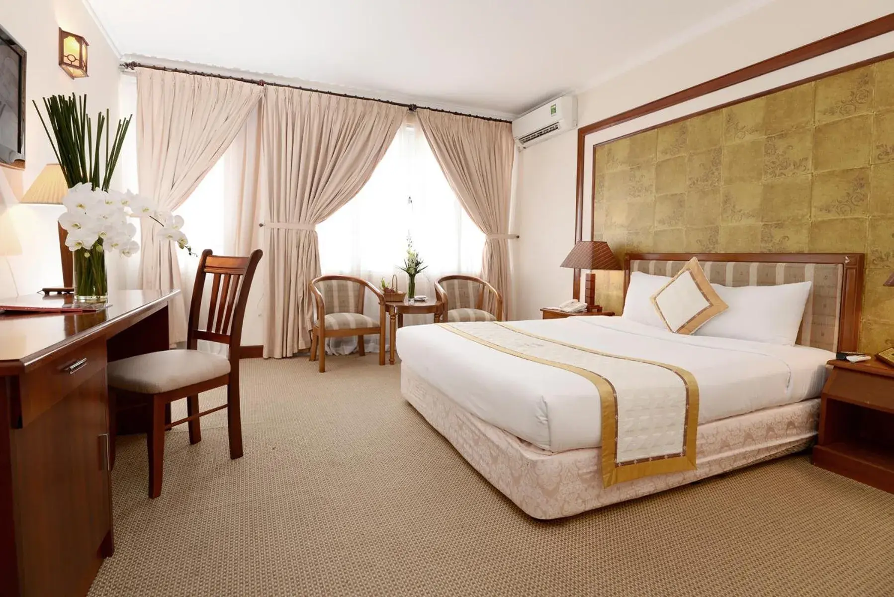 Deluxe Double Room with Sea View in Palace Hotel Vung Tau Deluxe Double Room with Sea View in Palace Hotel Vung Tau
