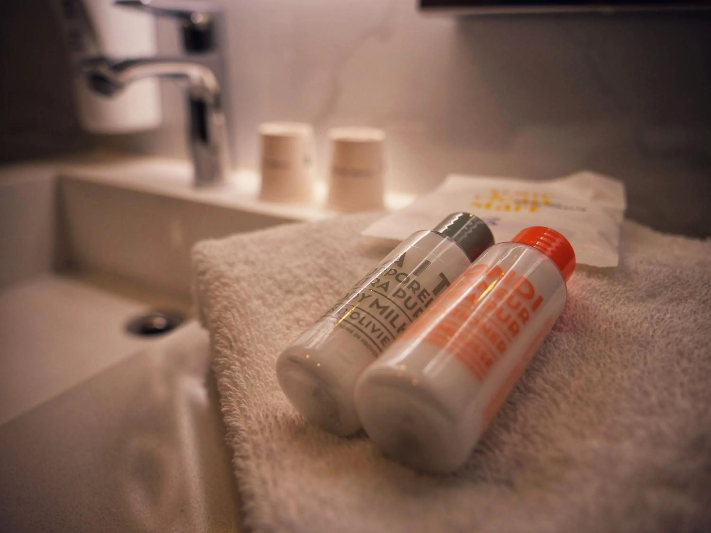 Bathroom in Golden Tulip Dieppe Hôtel & Spa