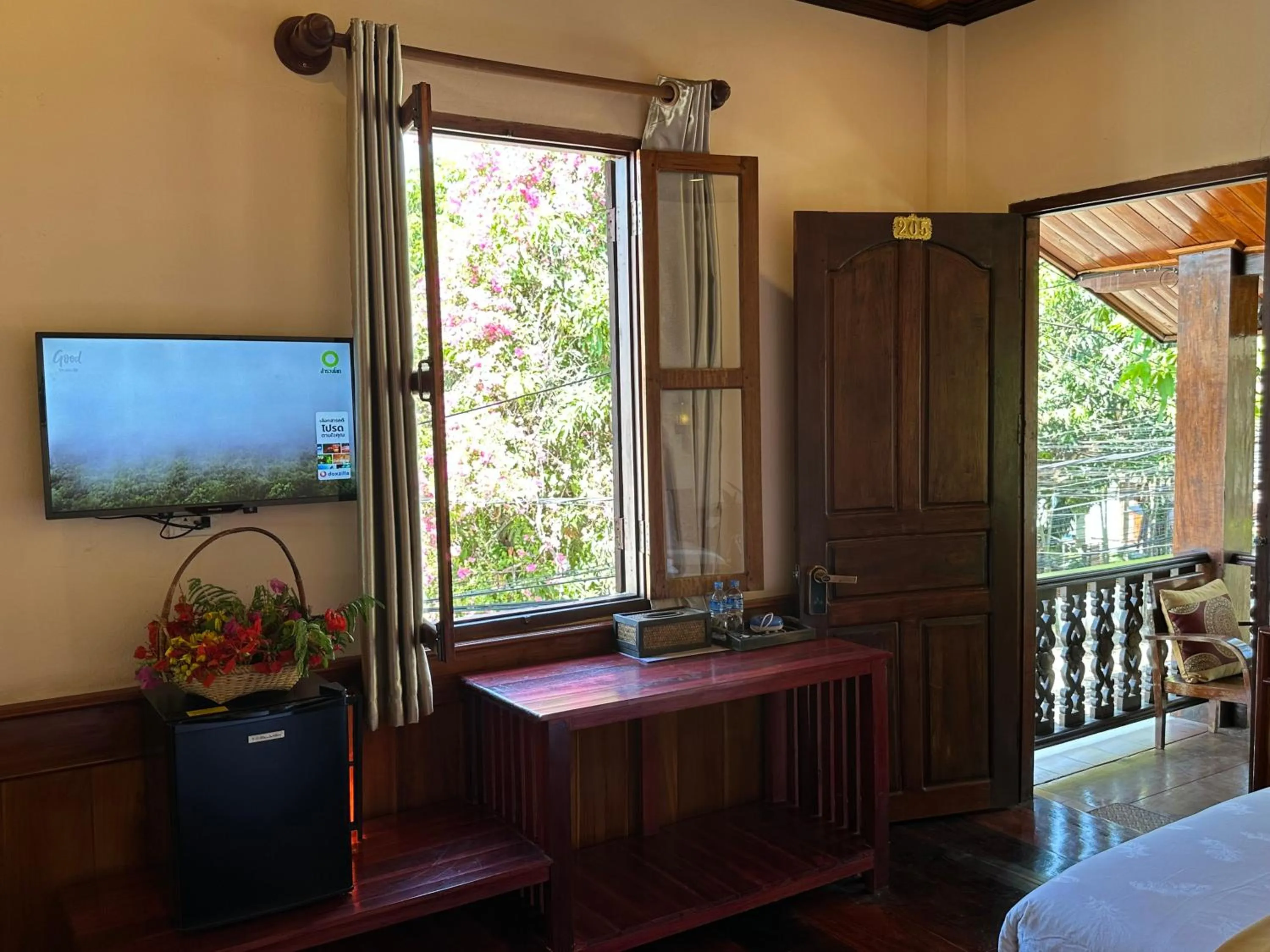 Communal lounge/ TV room in Ammata Boutique Villa