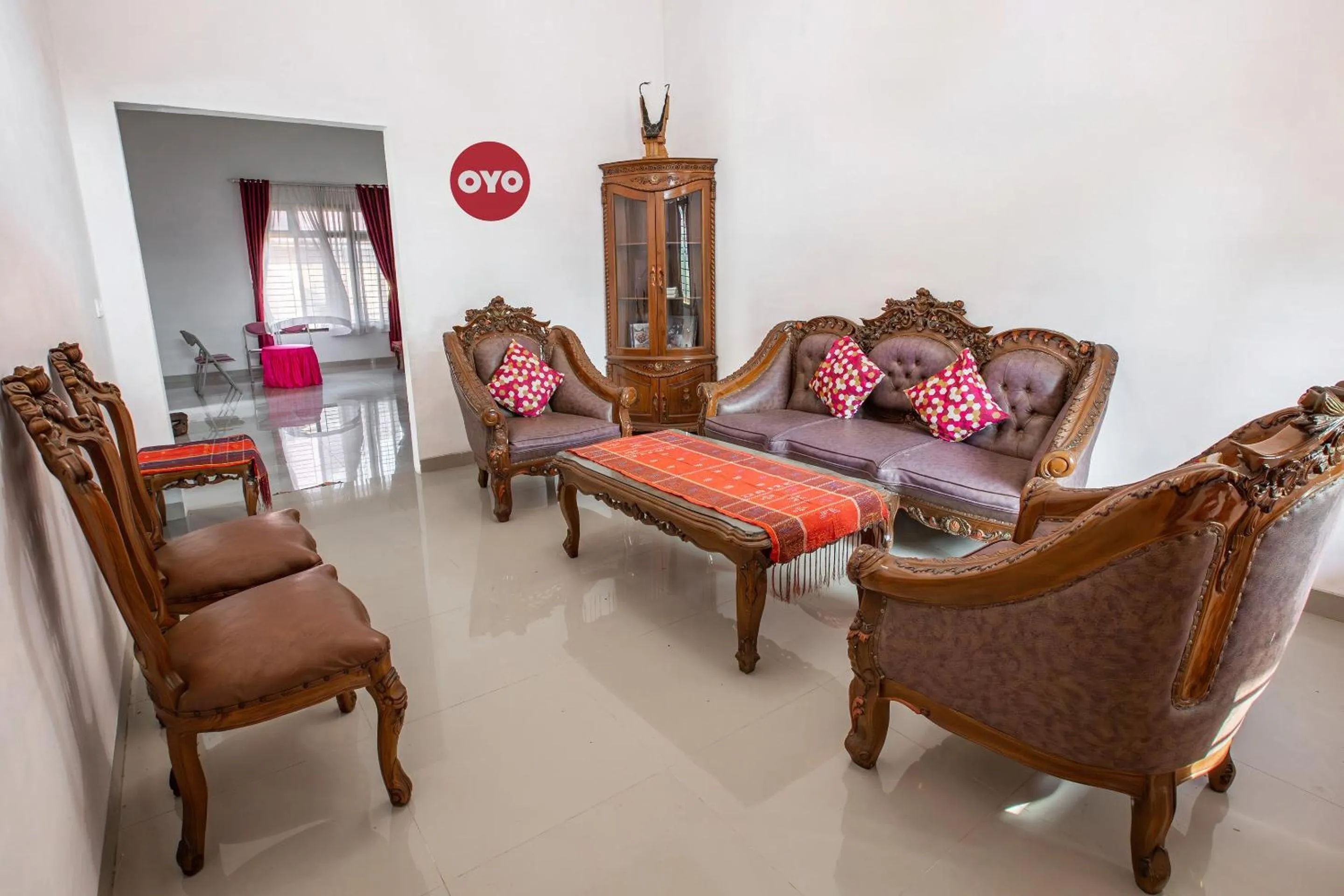 Lobby or reception in Hotel O Homestay Romauli Kampung Radja