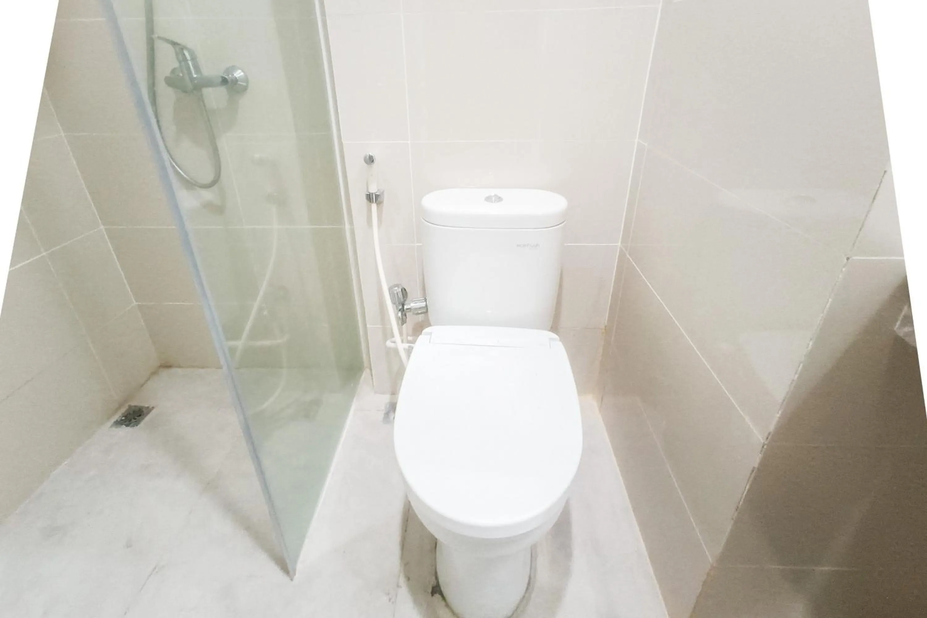 Bathroom in Urbanview Hotel Syariah UIN Mataram