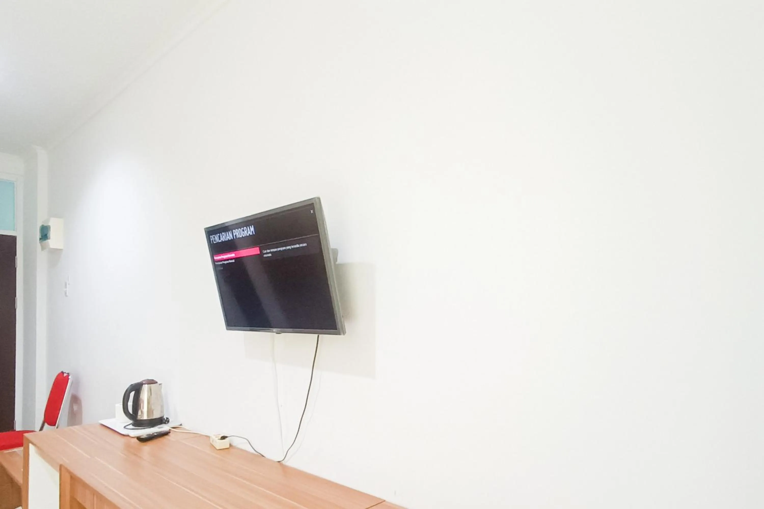 TV and multimedia in Urbanview Hotel Syariah UIN Mataram