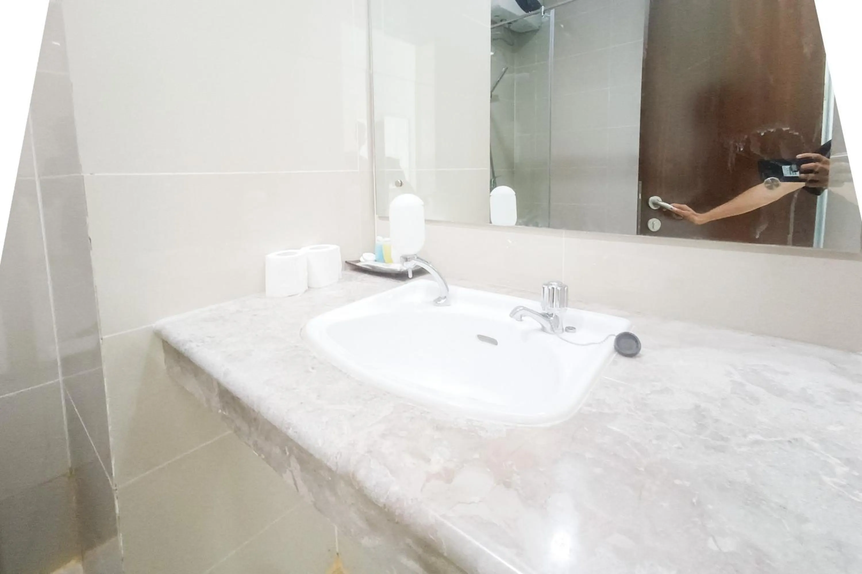 Bathroom in Urbanview Hotel Syariah UIN Mataram