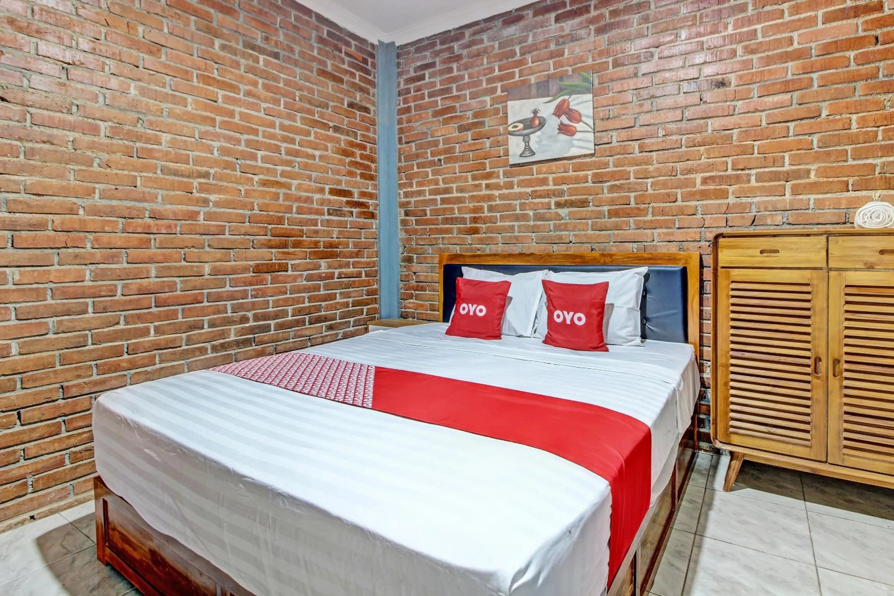 Bedroom in OYO 92606 Djoglo Boto Homestay Syariah