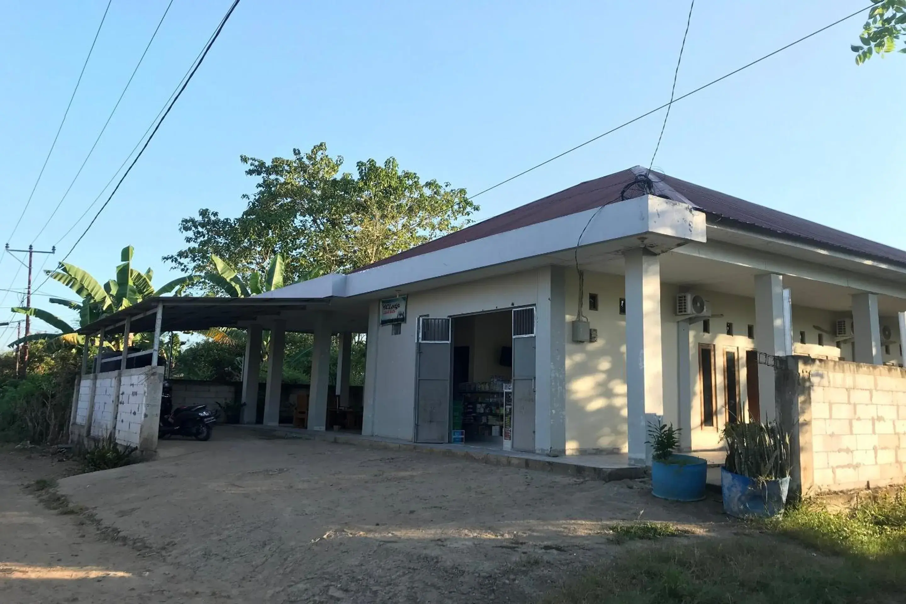Facade/entrance in OYO 92608 Penginapan Mc Lodge Facade/entrance in OYO 92608 Penginapan Mc Lodge